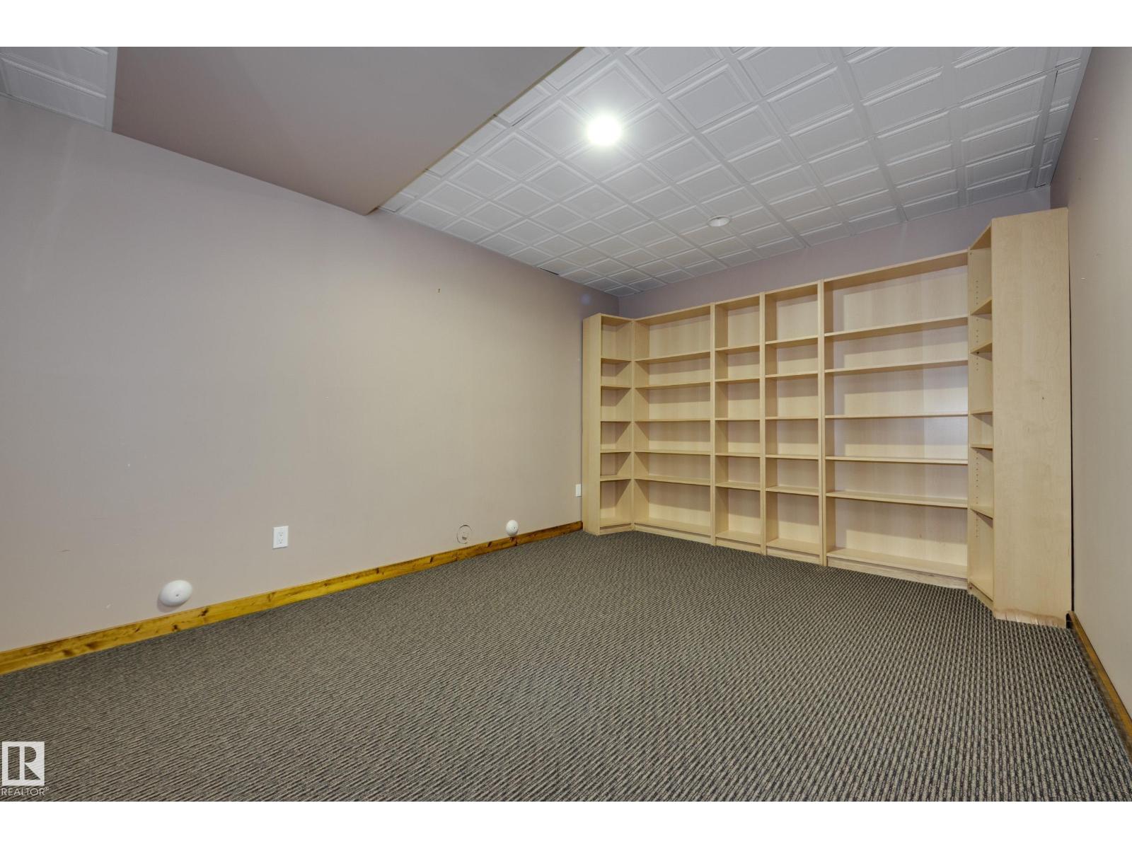 10811 67 St Nw Property Photo 44