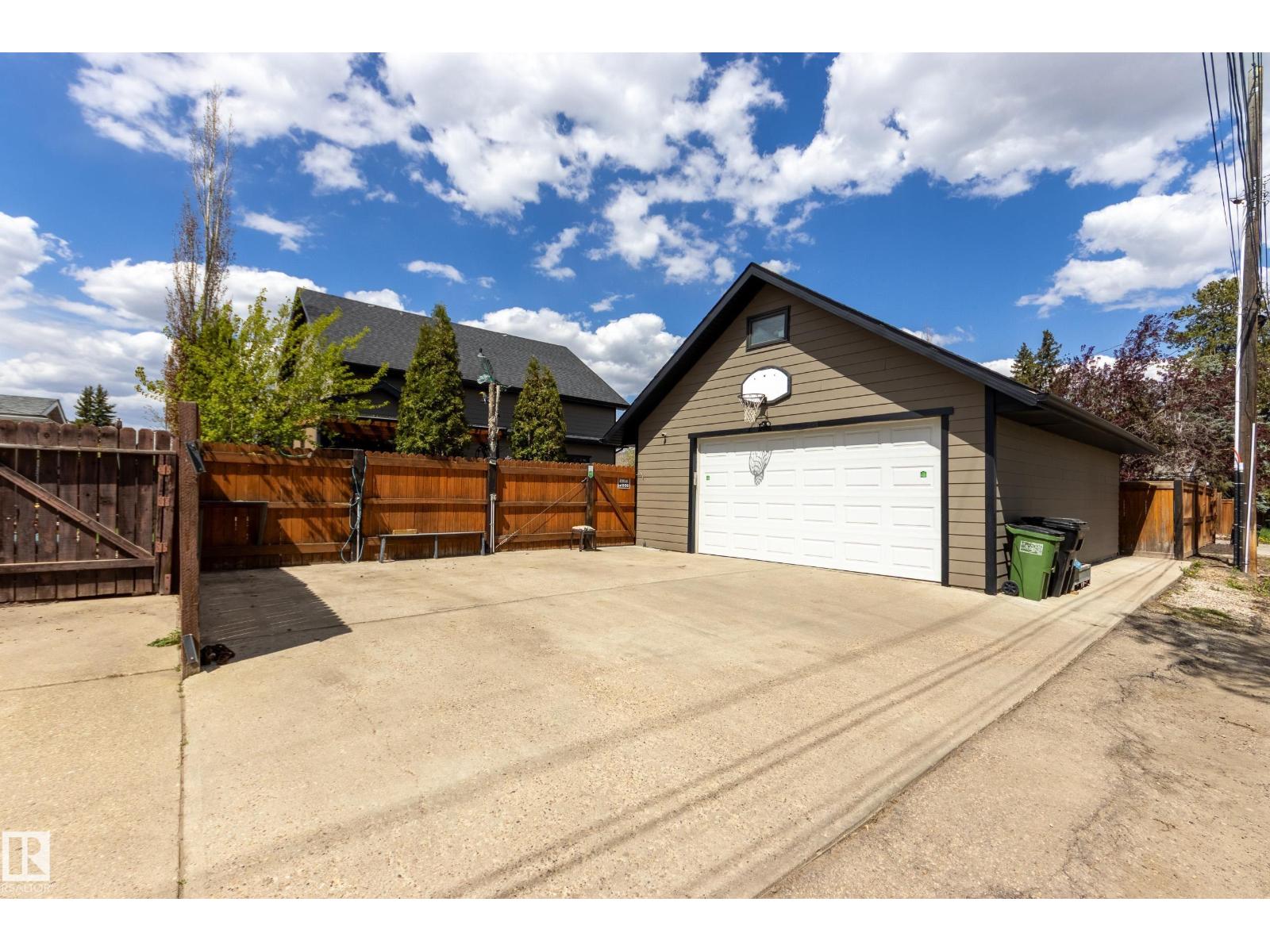 10811 67 St Nw Property Photo 56