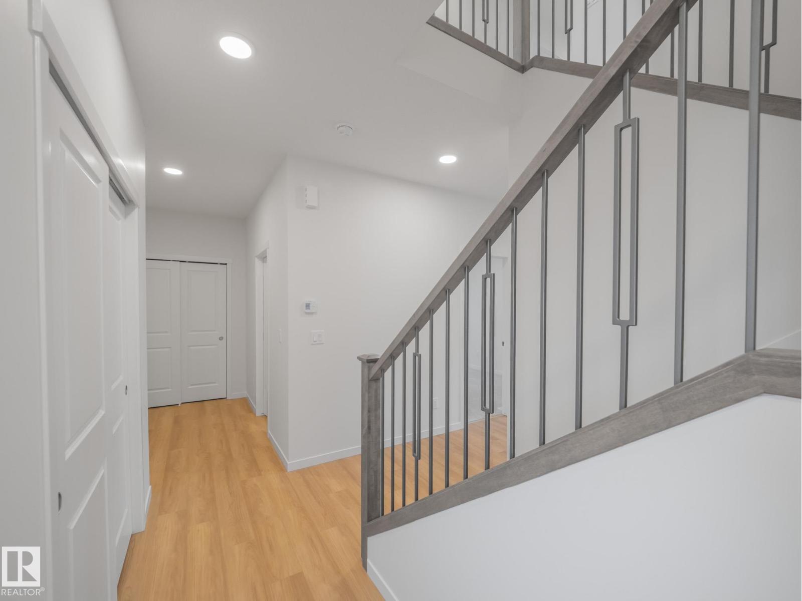 947 18 Av Nw Property Photo 11