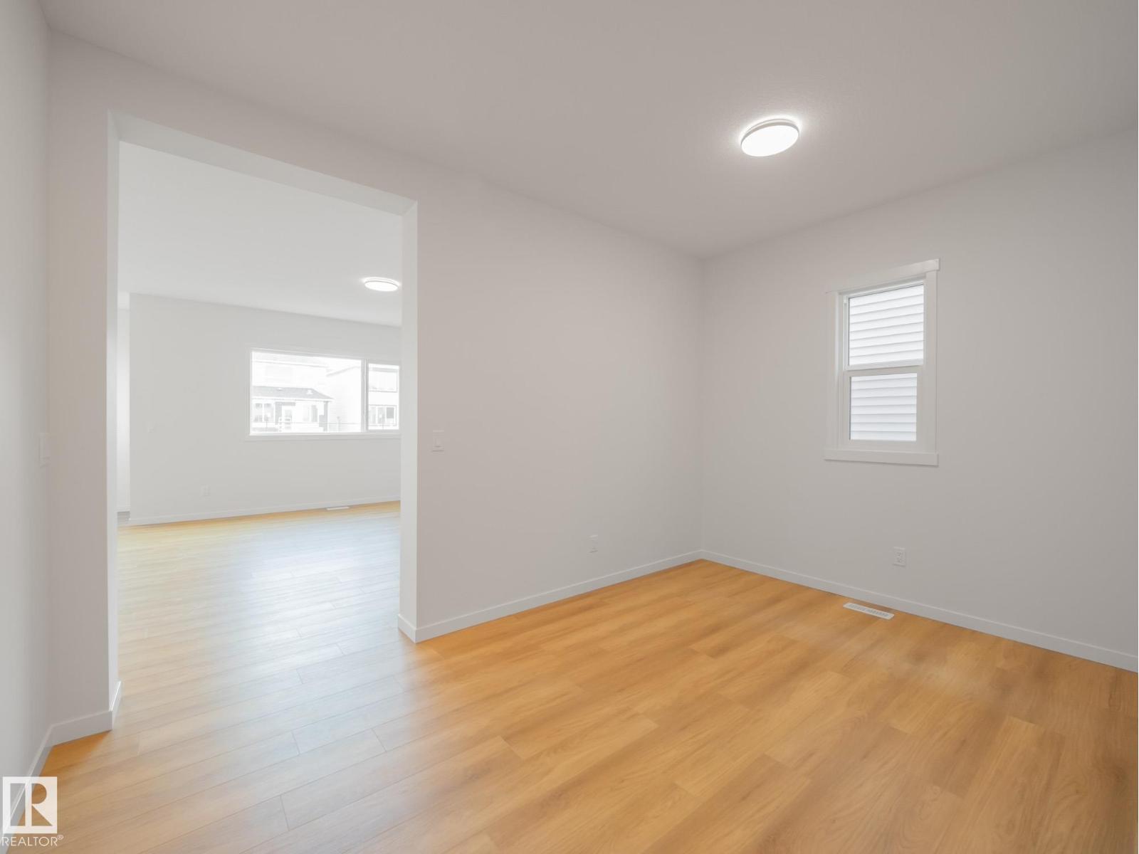 947 18 Av Nw Property Photo 16