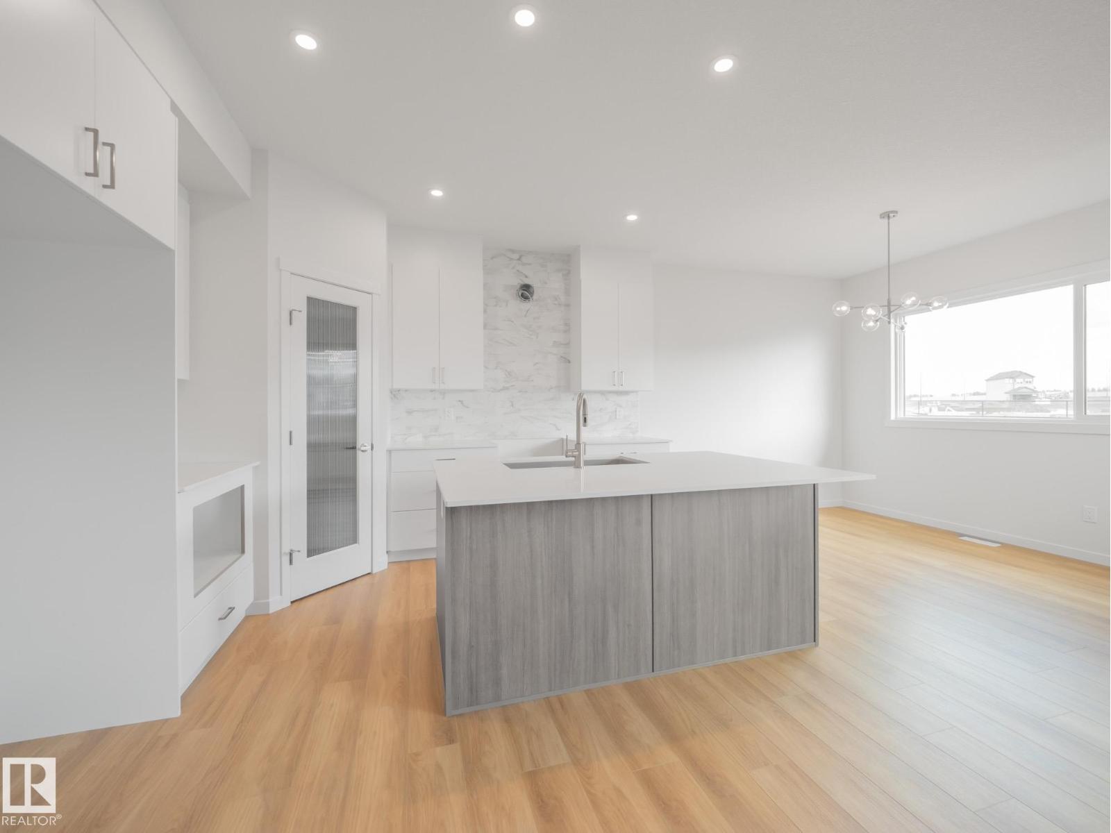 947 18 Av Nw Property Photo 18