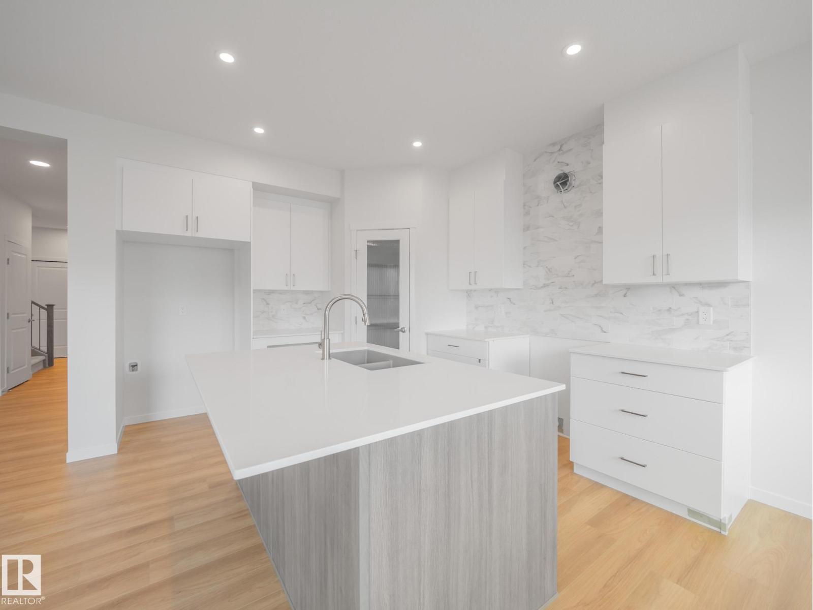 947 18 Av Nw Property Photo 19