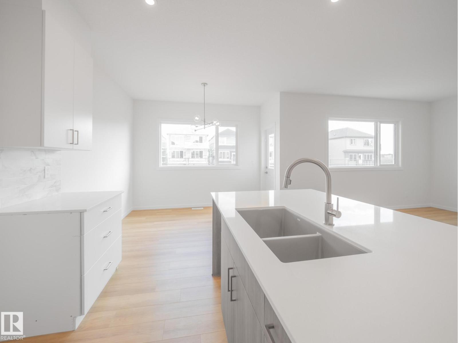 947 18 Av Nw Property Photo 21