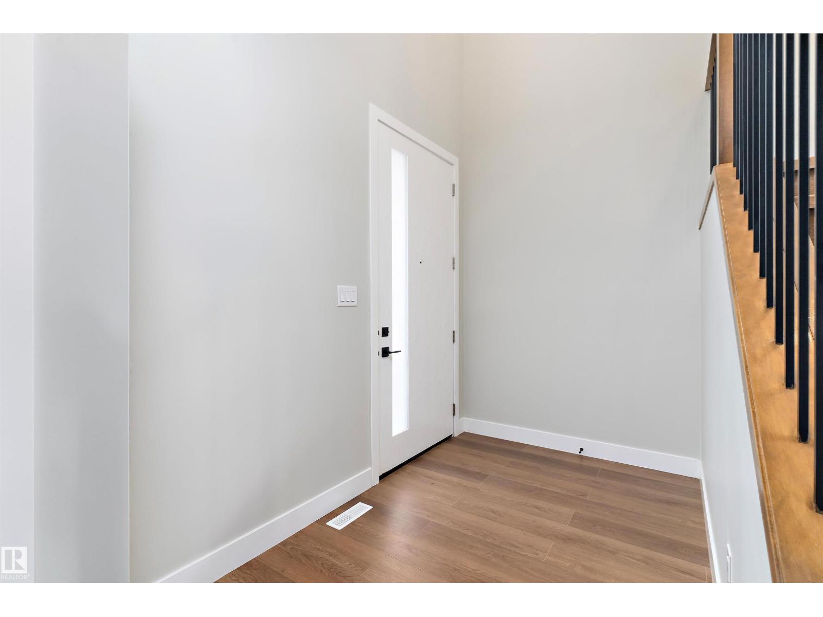 5020 50 St Property Photo 2