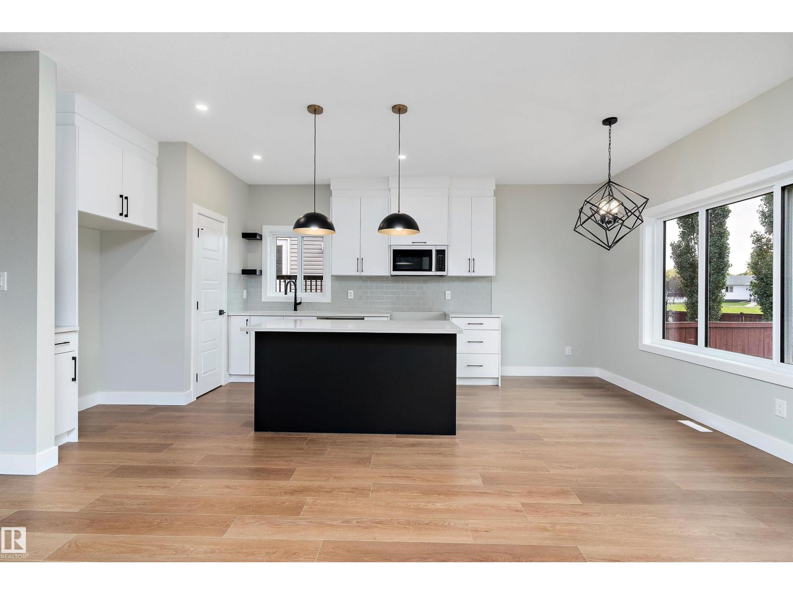 5020 50 St Property Photo 10