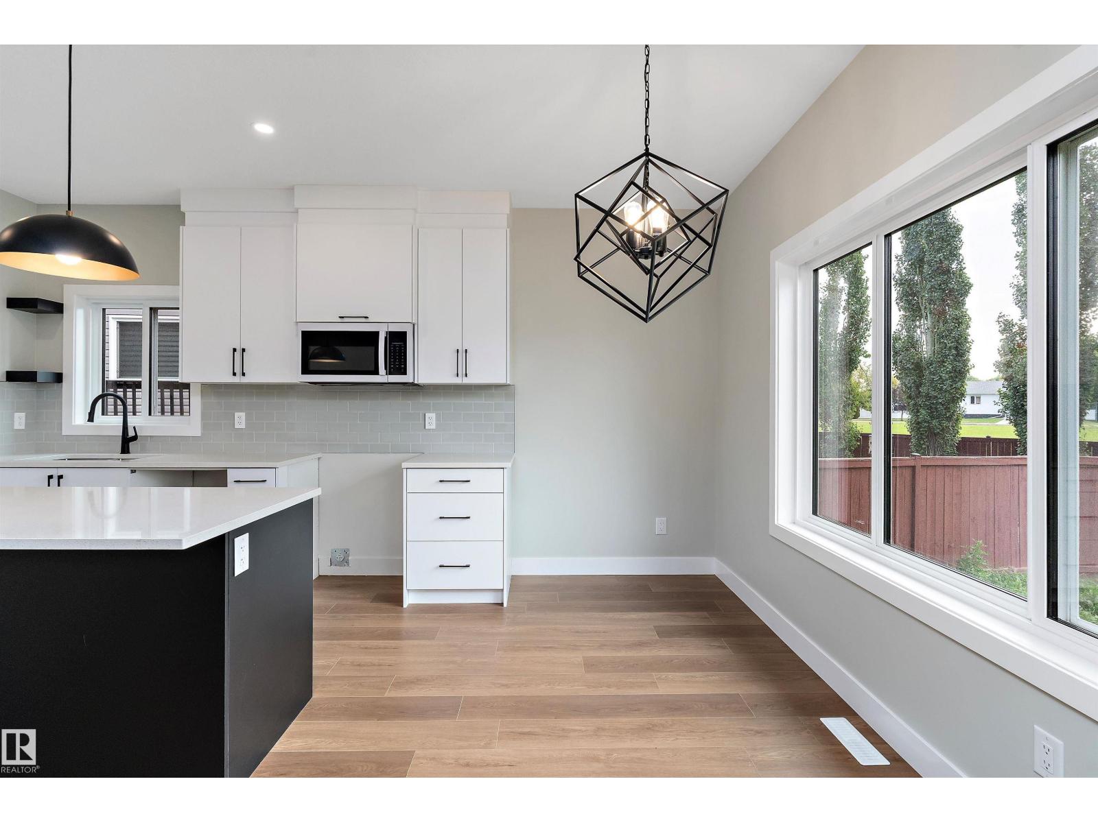 5020 50 St Property Photo 18