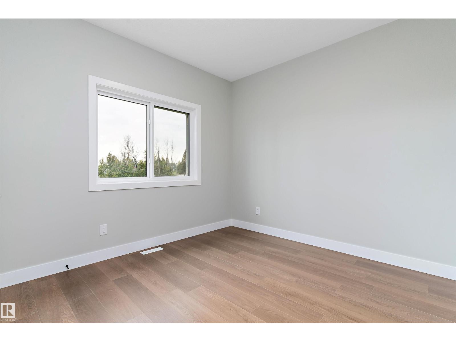 5020 50 St Property Photo 25