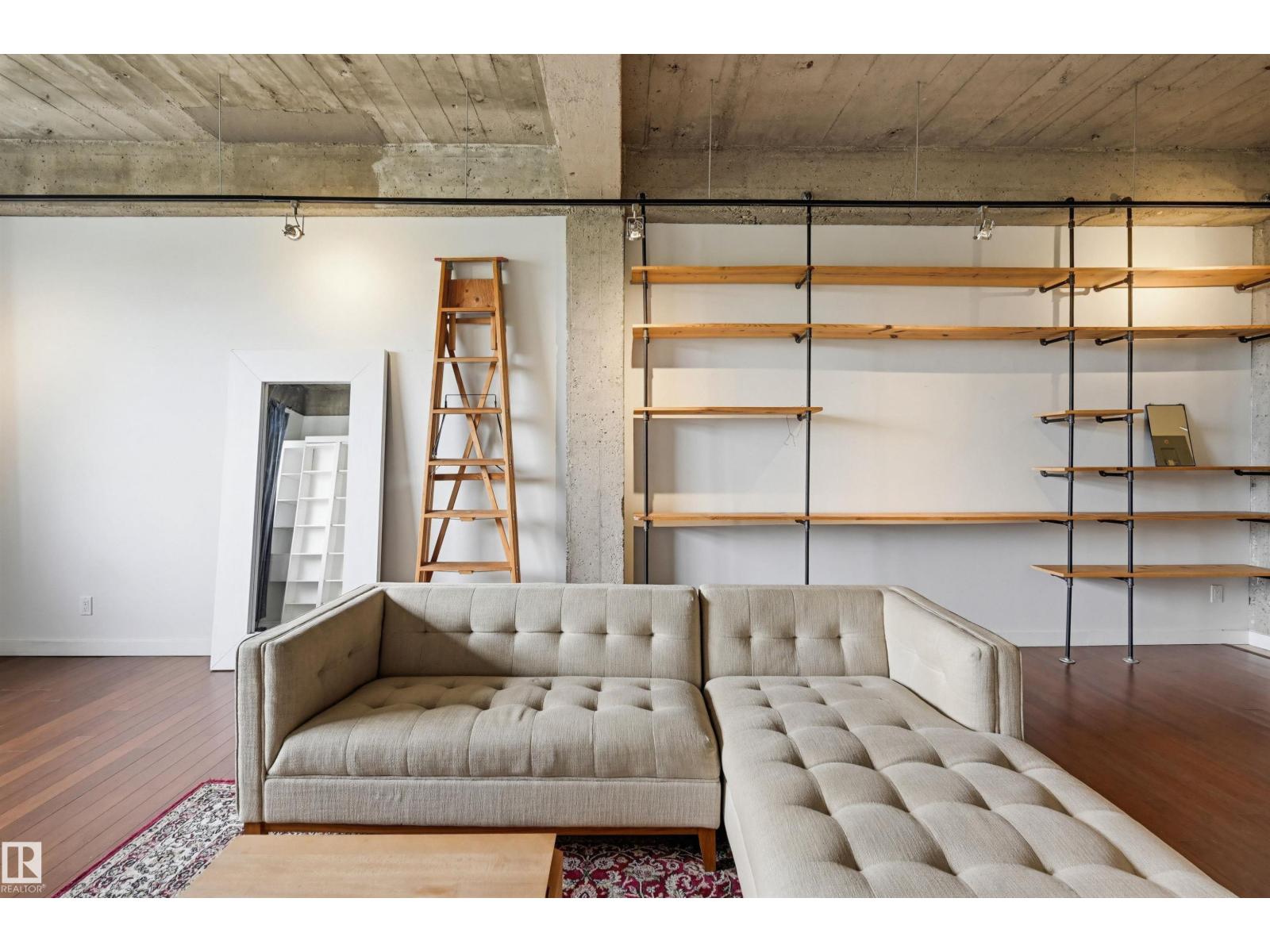 #204 10355 105 ST NW
