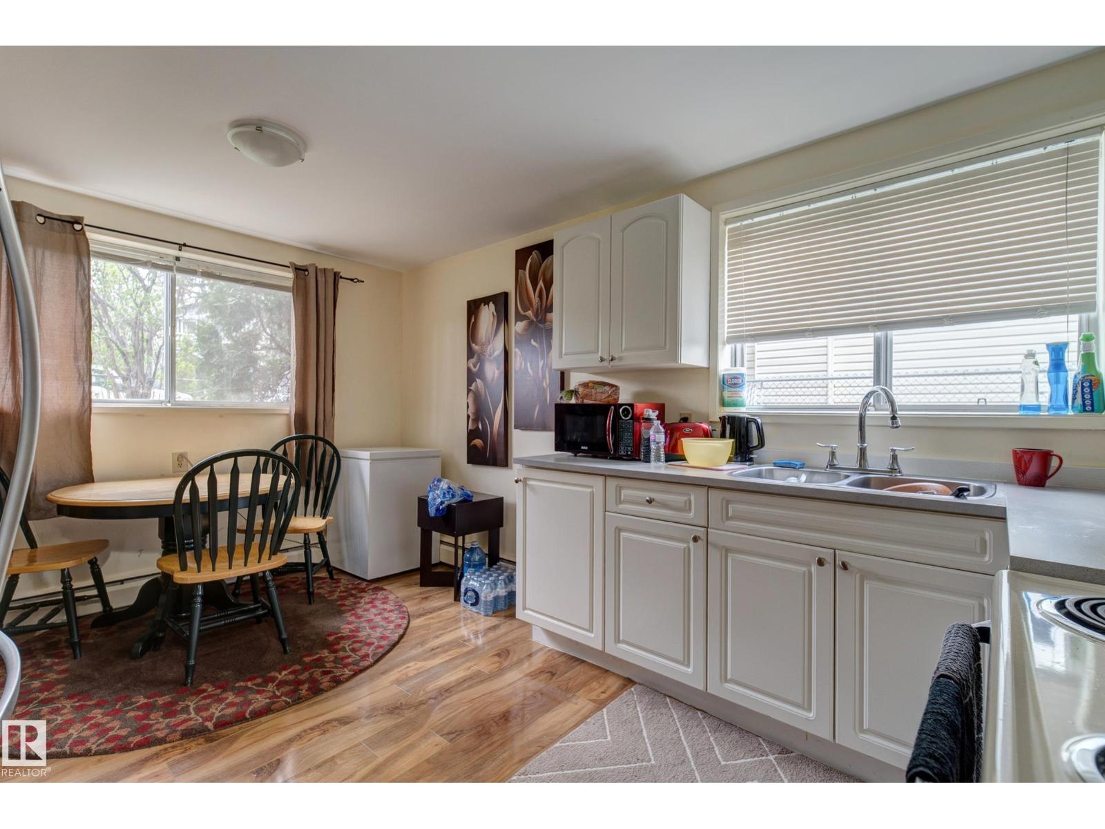 9749 88 Av Nw Property Photo 5