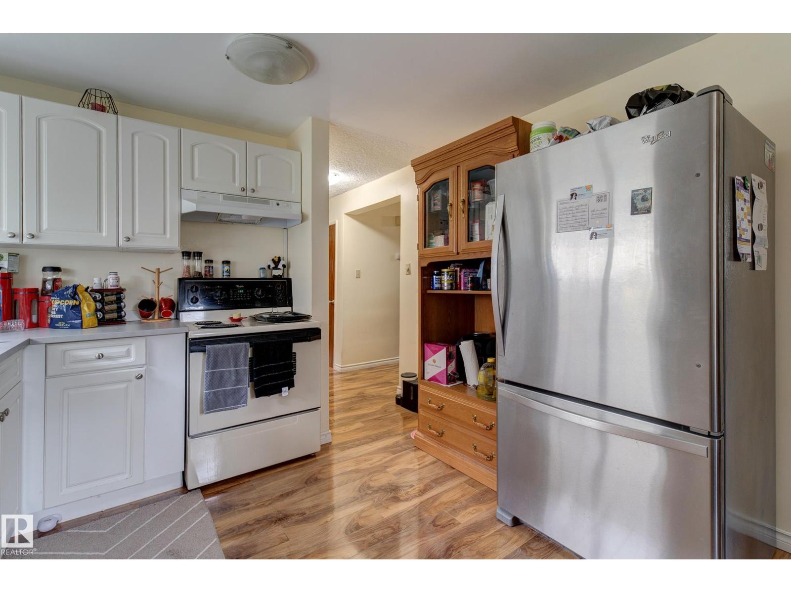 9749 88 Av Nw Property Photo 7