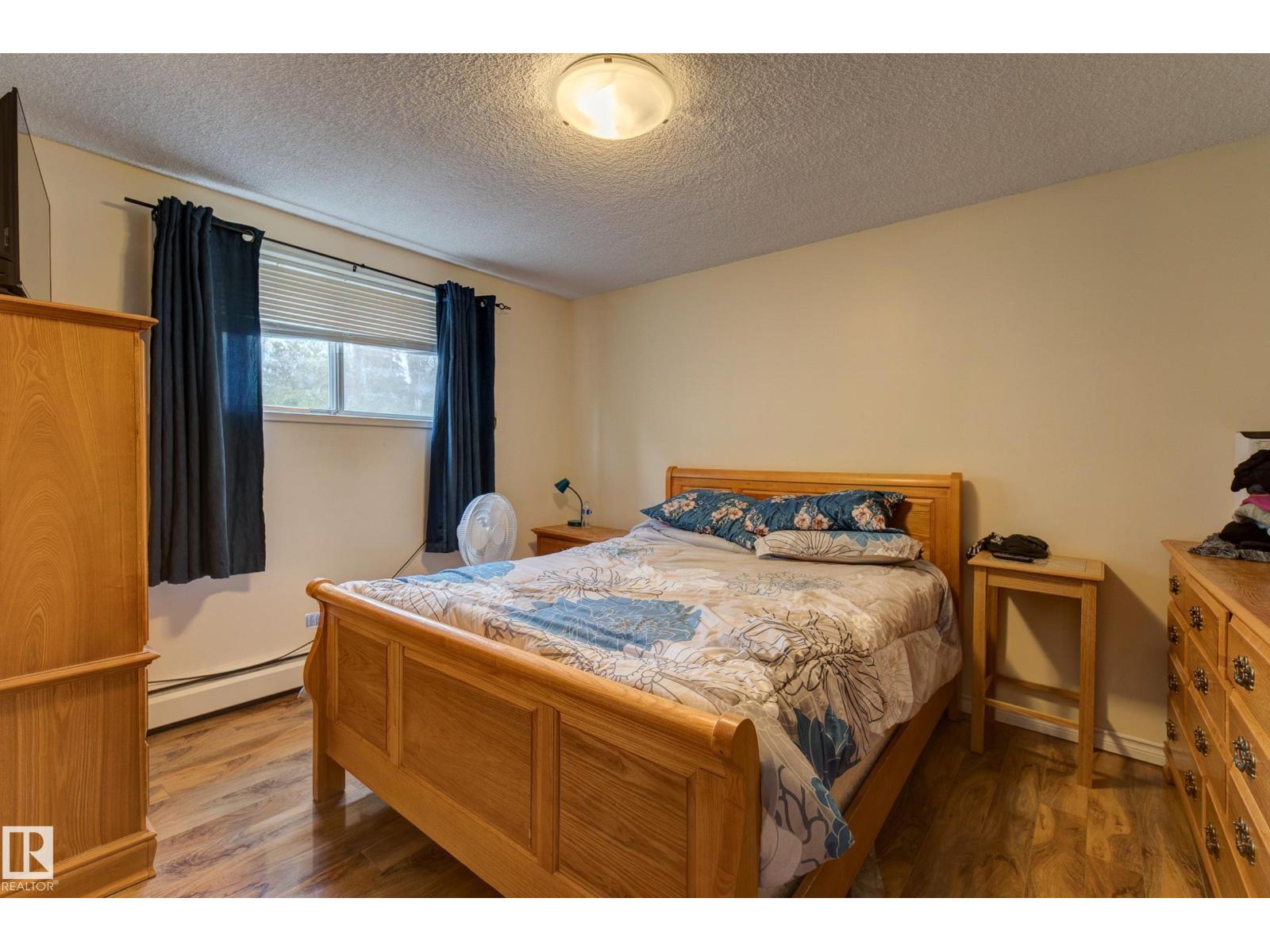 9749 88 Av Nw Property Photo 10