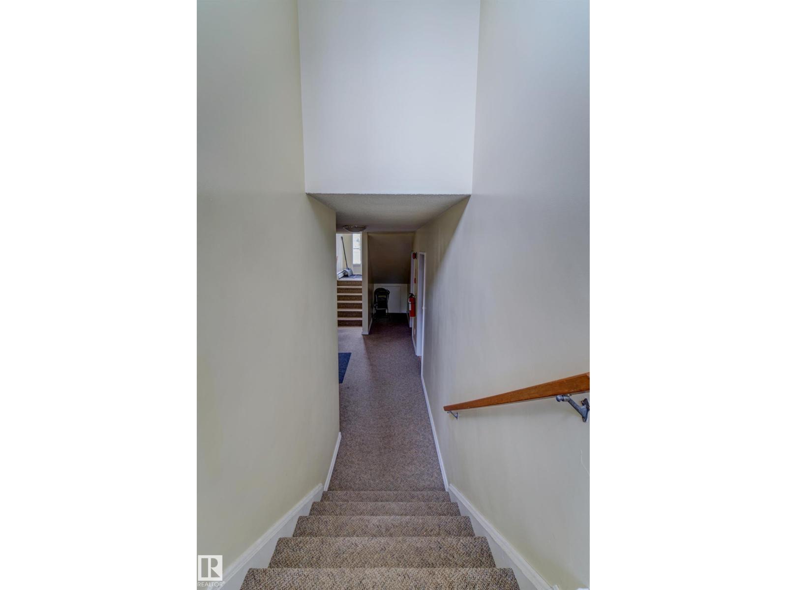 9749 88 Av Nw Property Photo 15