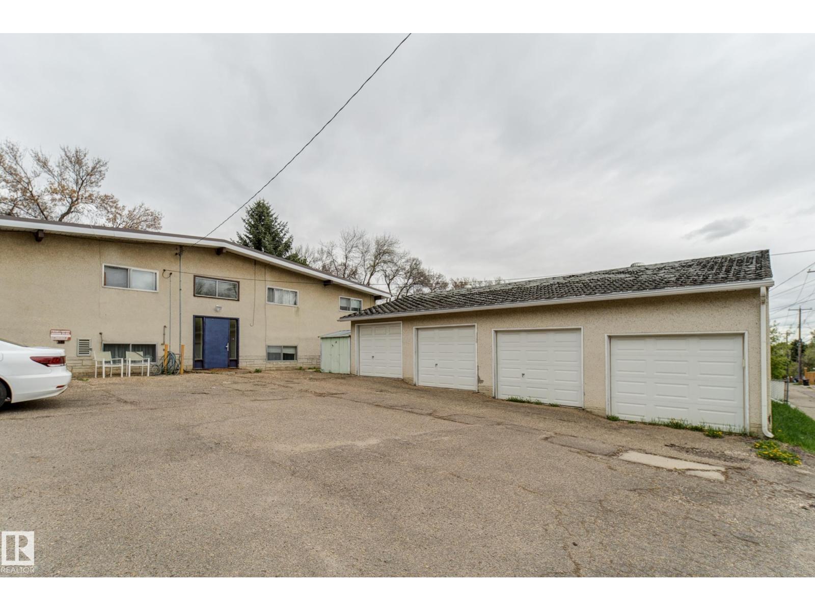 9749 88 Av Nw Property Photo 16