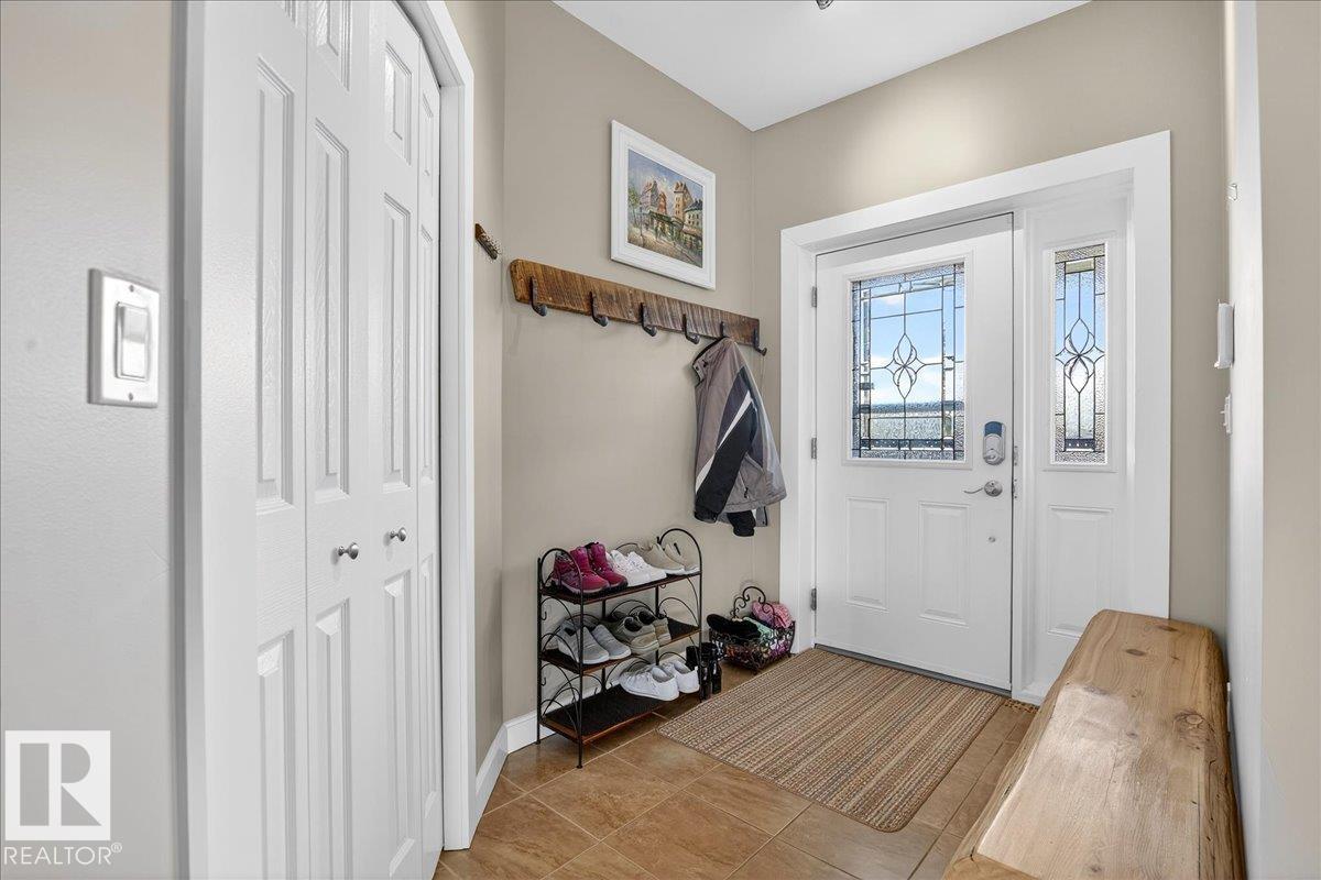 5019 48 Av Property Photo 5