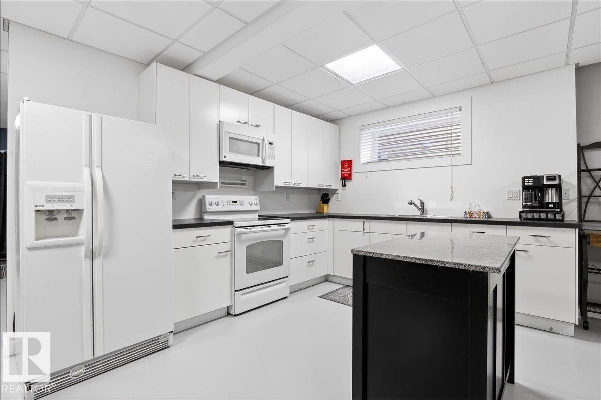 5019 48 Av Property Photo 37