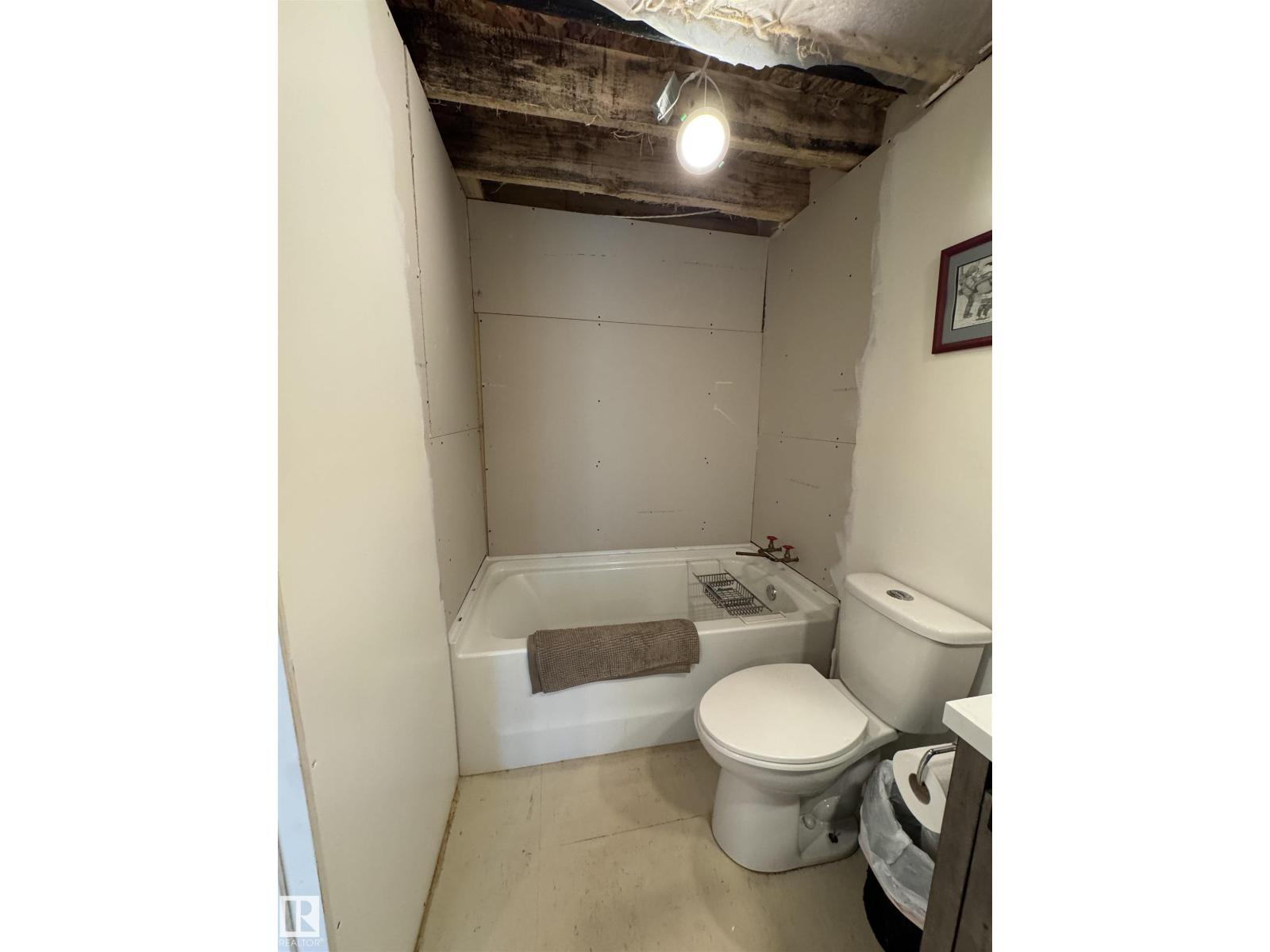 670070 Hwy 44 Property Photo 40