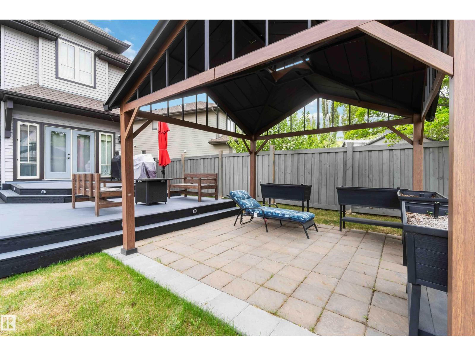 247 Ambleside Dr Sw Property Photo 3