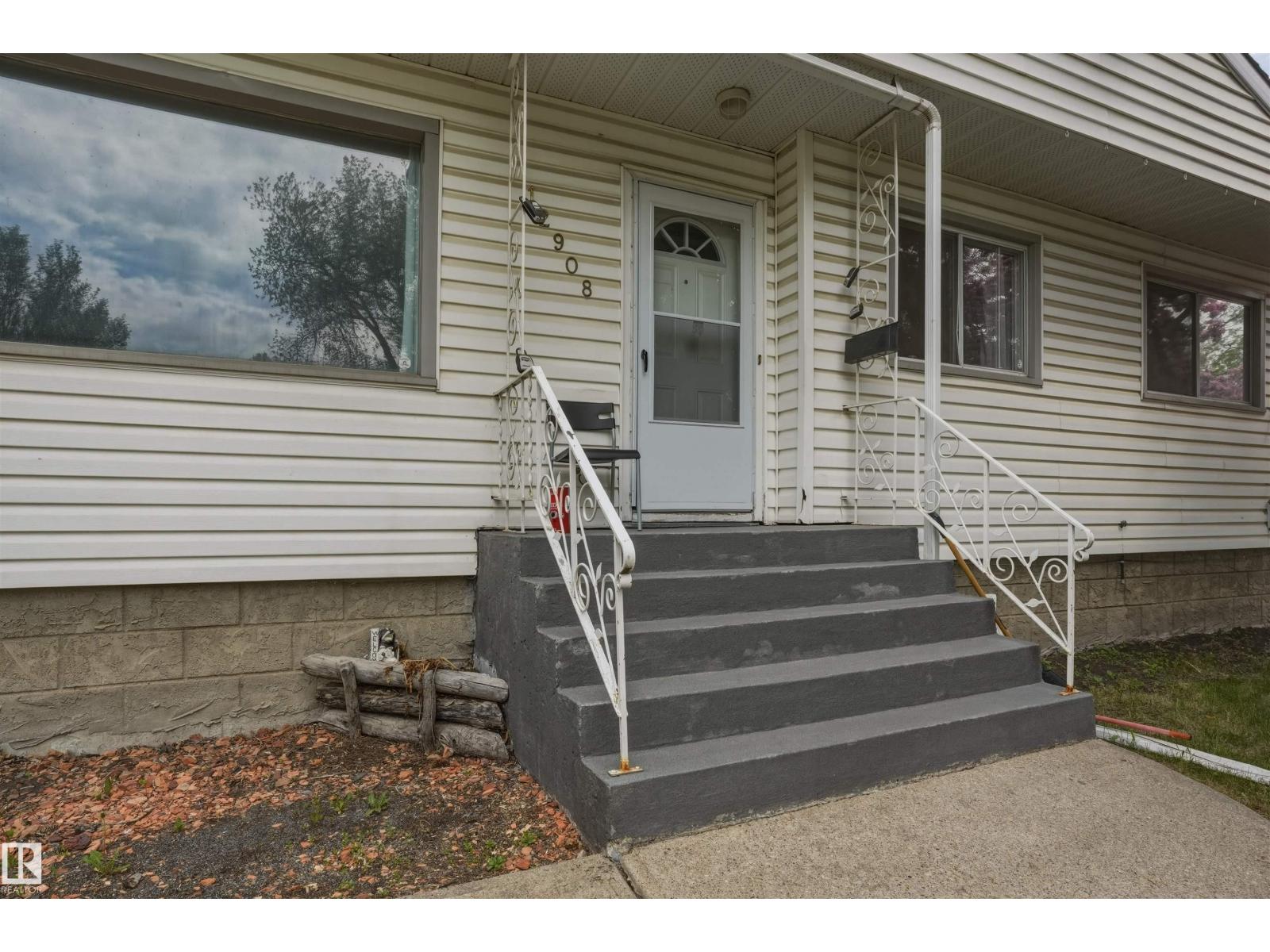 12908 120 Av Nw Property Photo 2