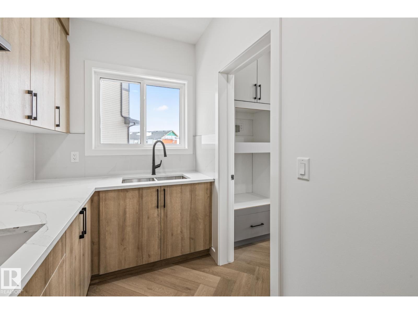 416 Pine Pt Property Photo 16