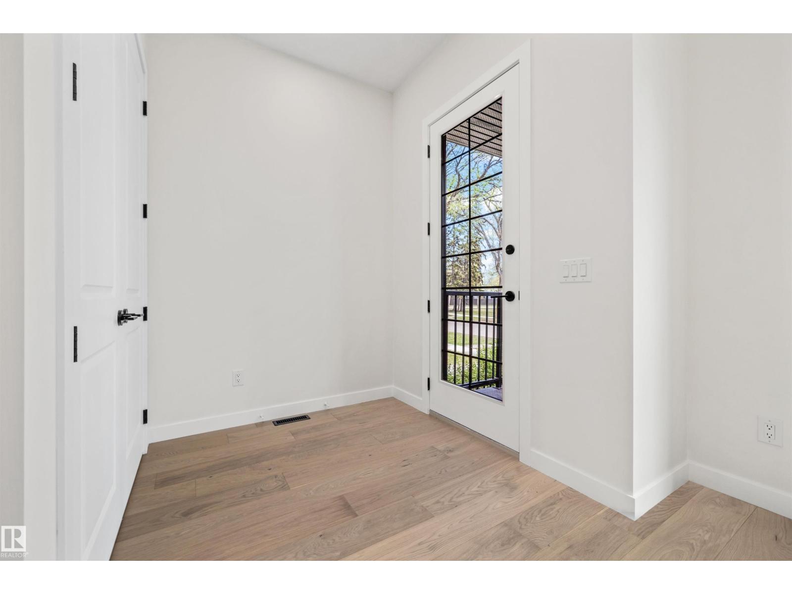 10934 132 St Nw Property Photo 6