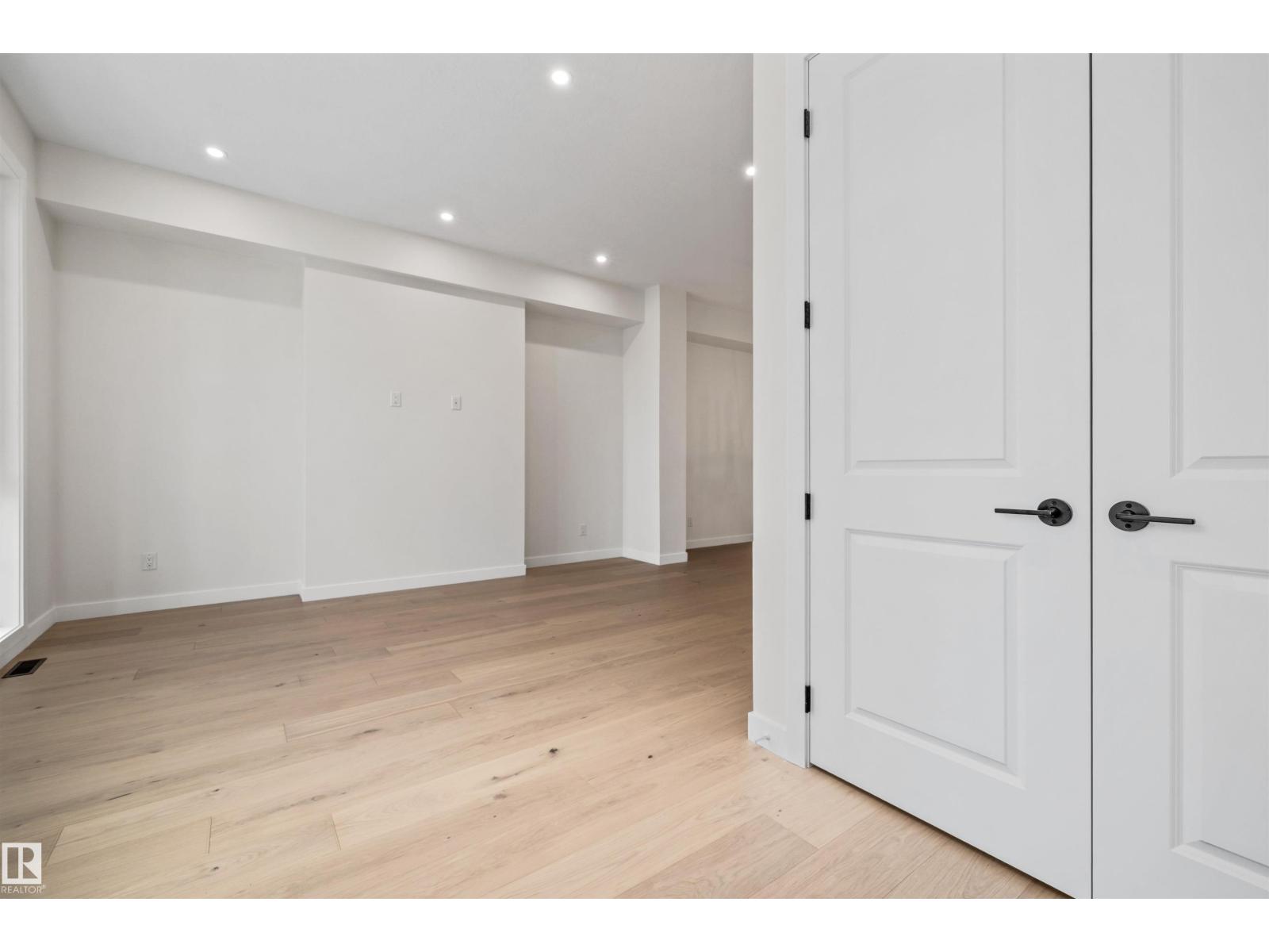 10934 132 St Nw Property Photo 7