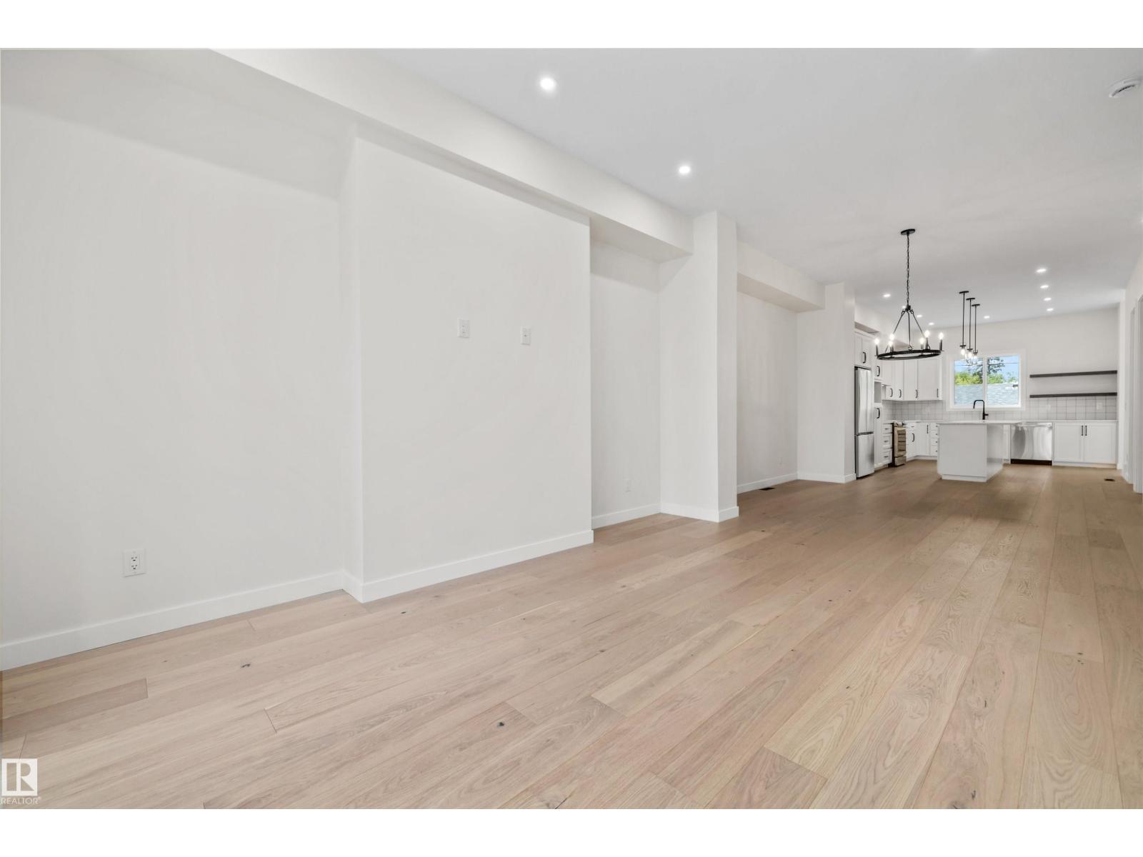 10934 132 St Nw Property Photo 8