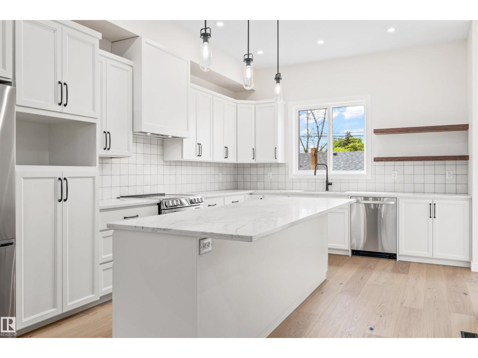 10934 132 St Nw Property Photo 16