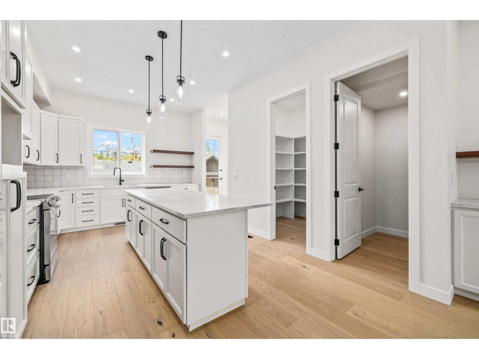 10934 132 St Nw Property Photo 18