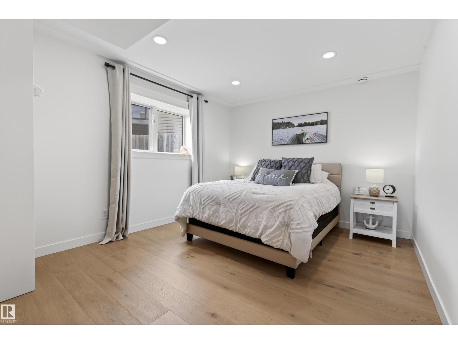 711 Beach Av Property Photo 11