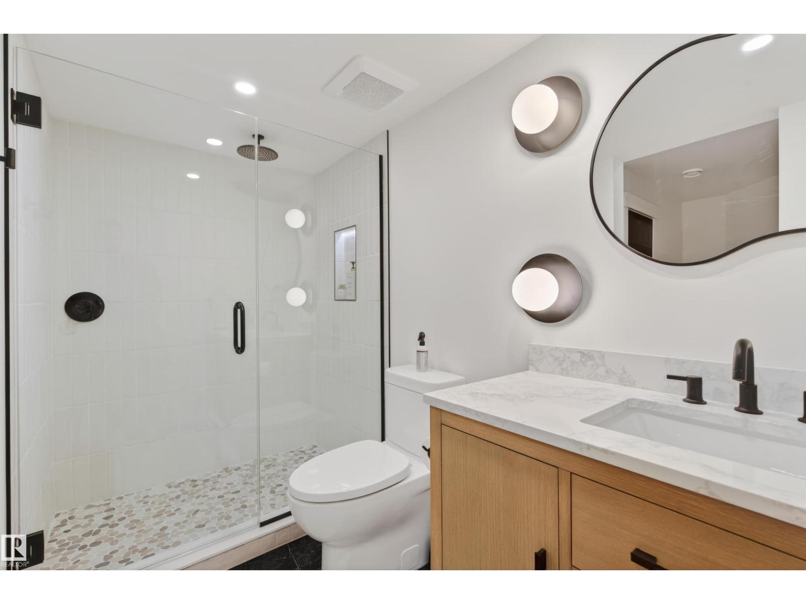 711 Beach Av Property Photo 14