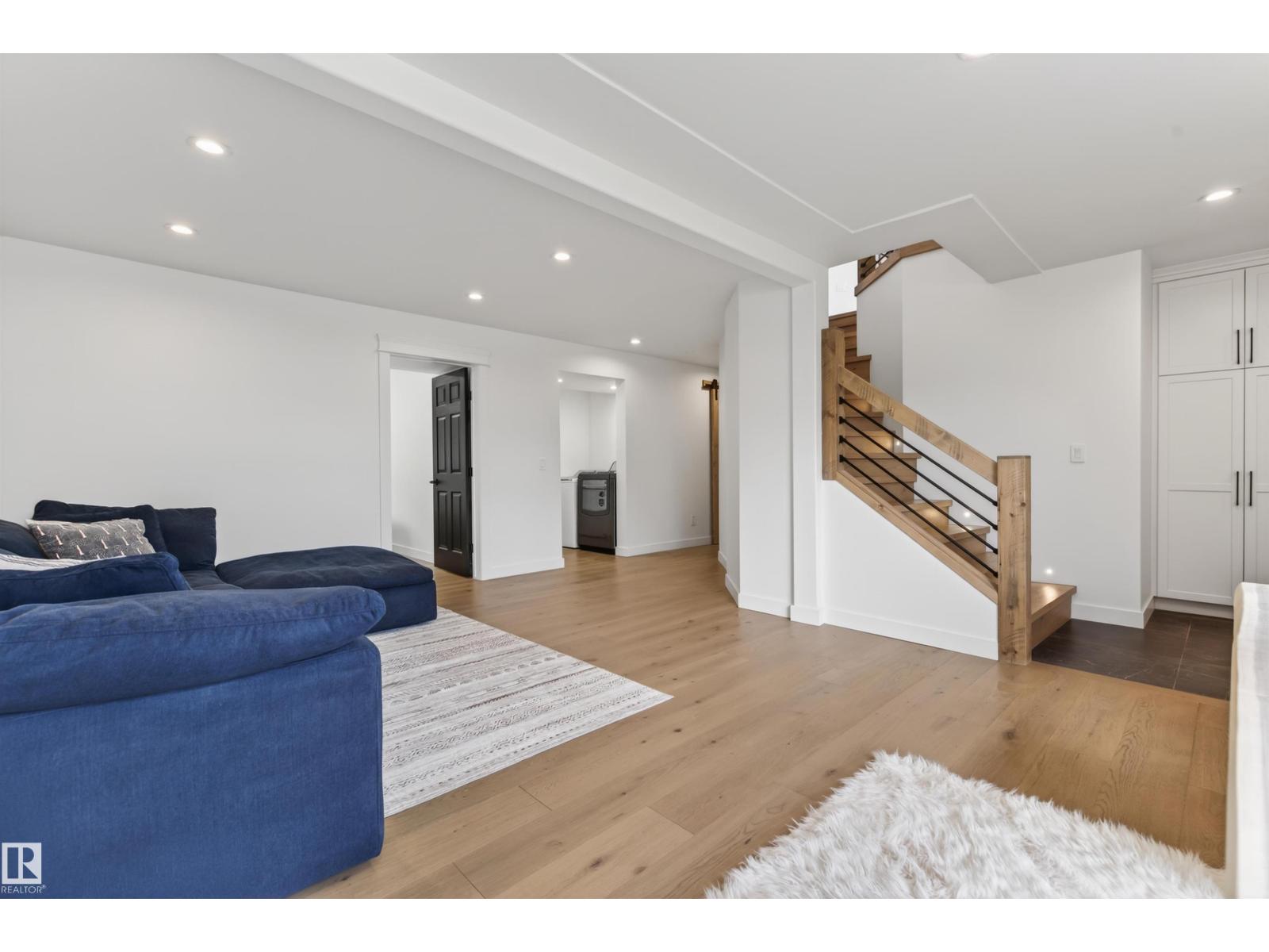 711 Beach Av Property Photo 17