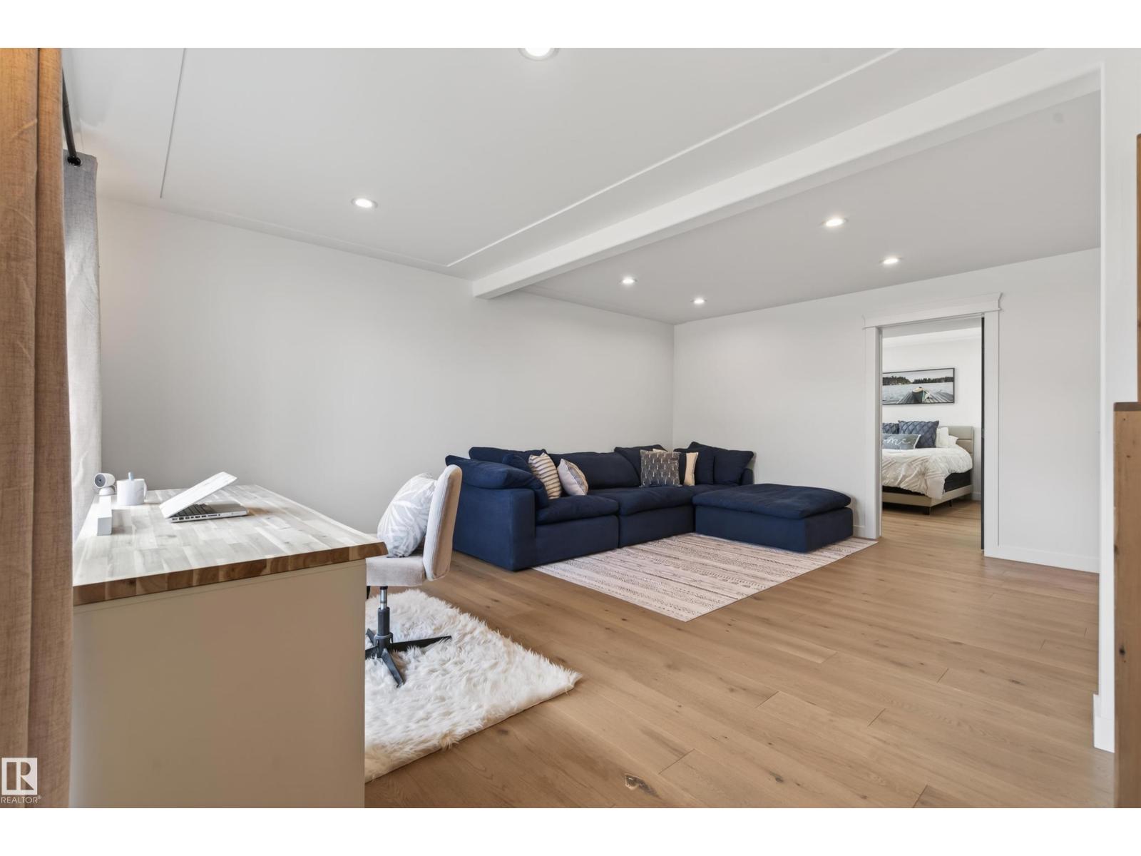 711 Beach Av Property Photo 18