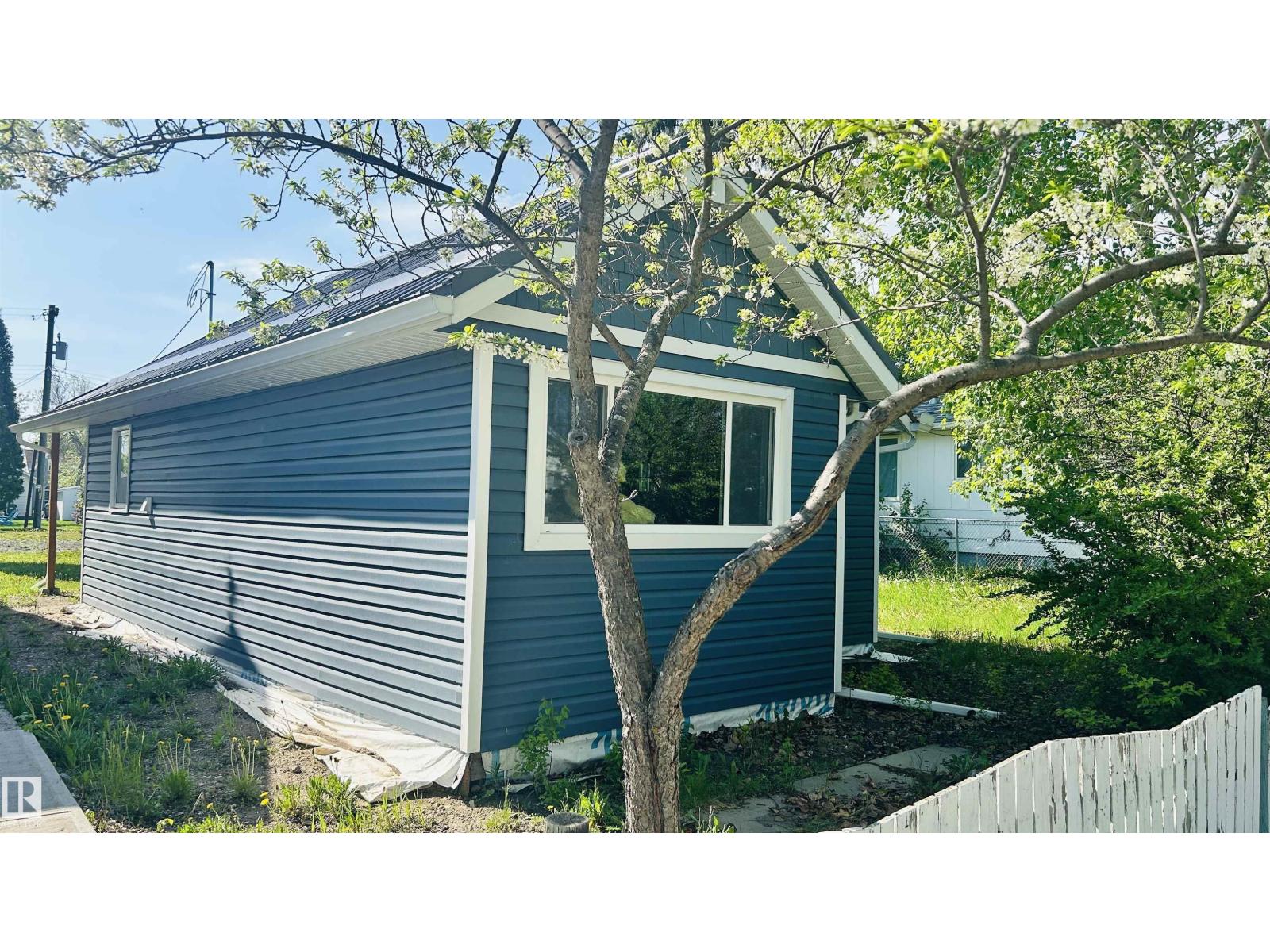 5208 49 ST