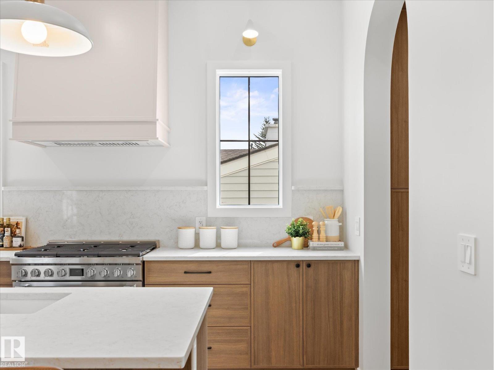 6303 109b Av Nw Property Photo 12