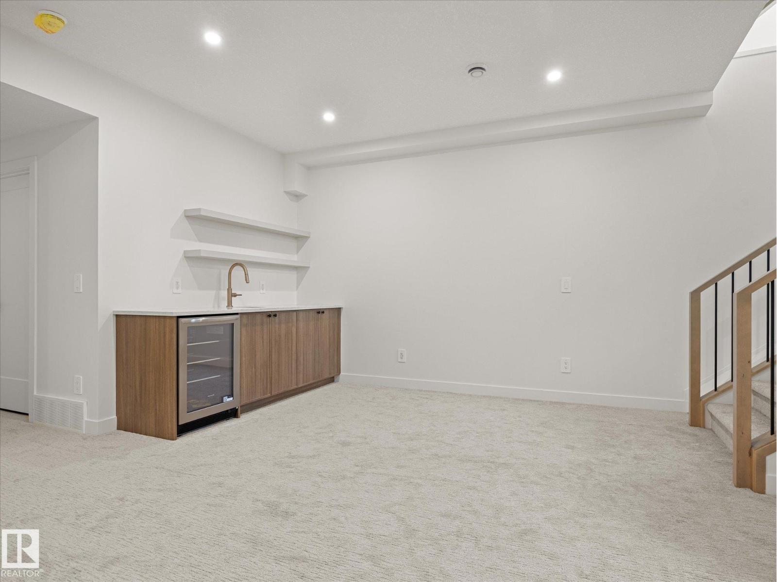 6303 109b Av Nw Property Photo 36