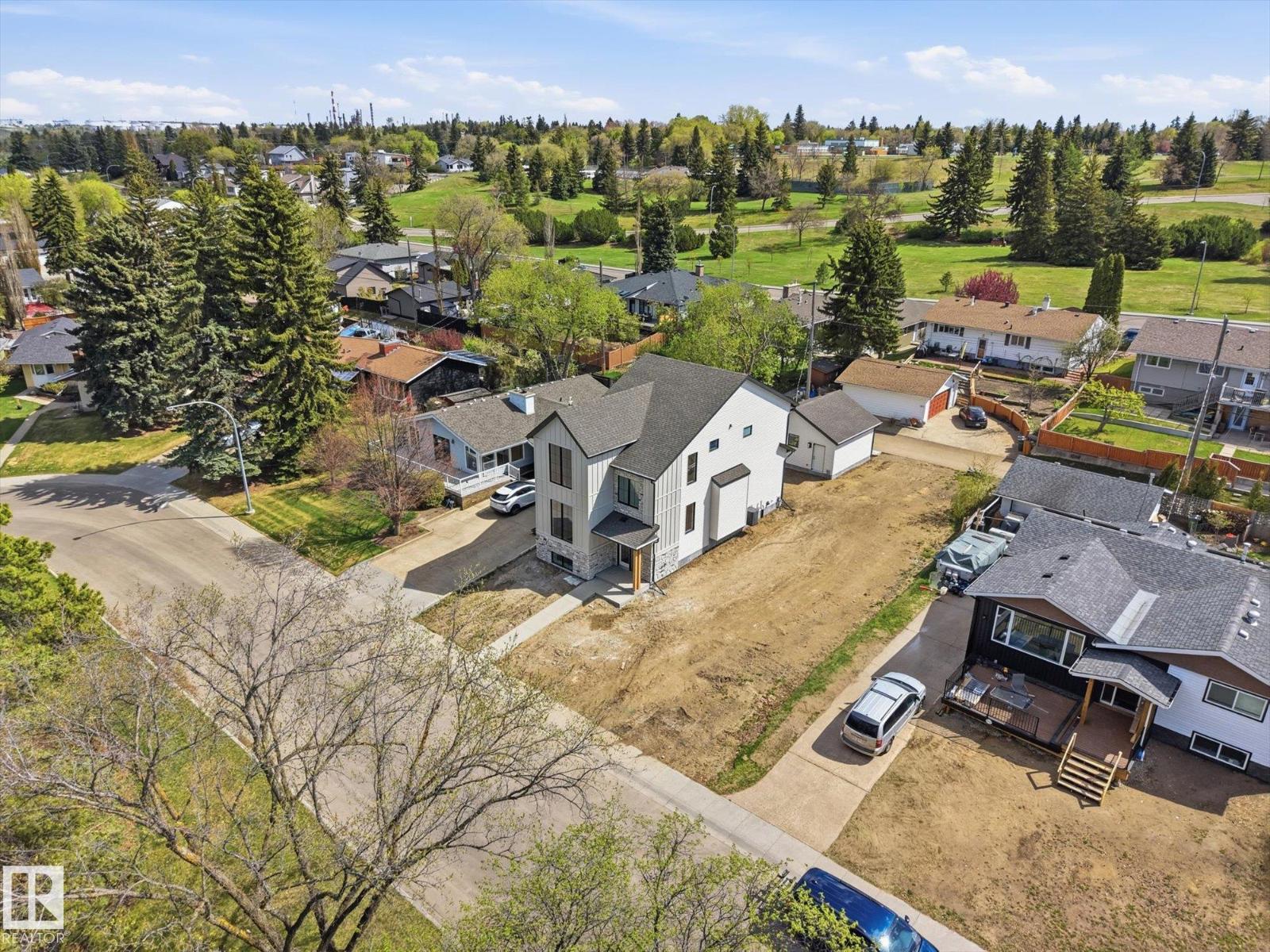 6303 109b Av Nw Property Photo 45