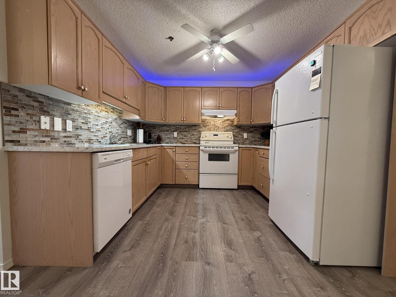 #102 10903 21 Av Nw Property Photo 6