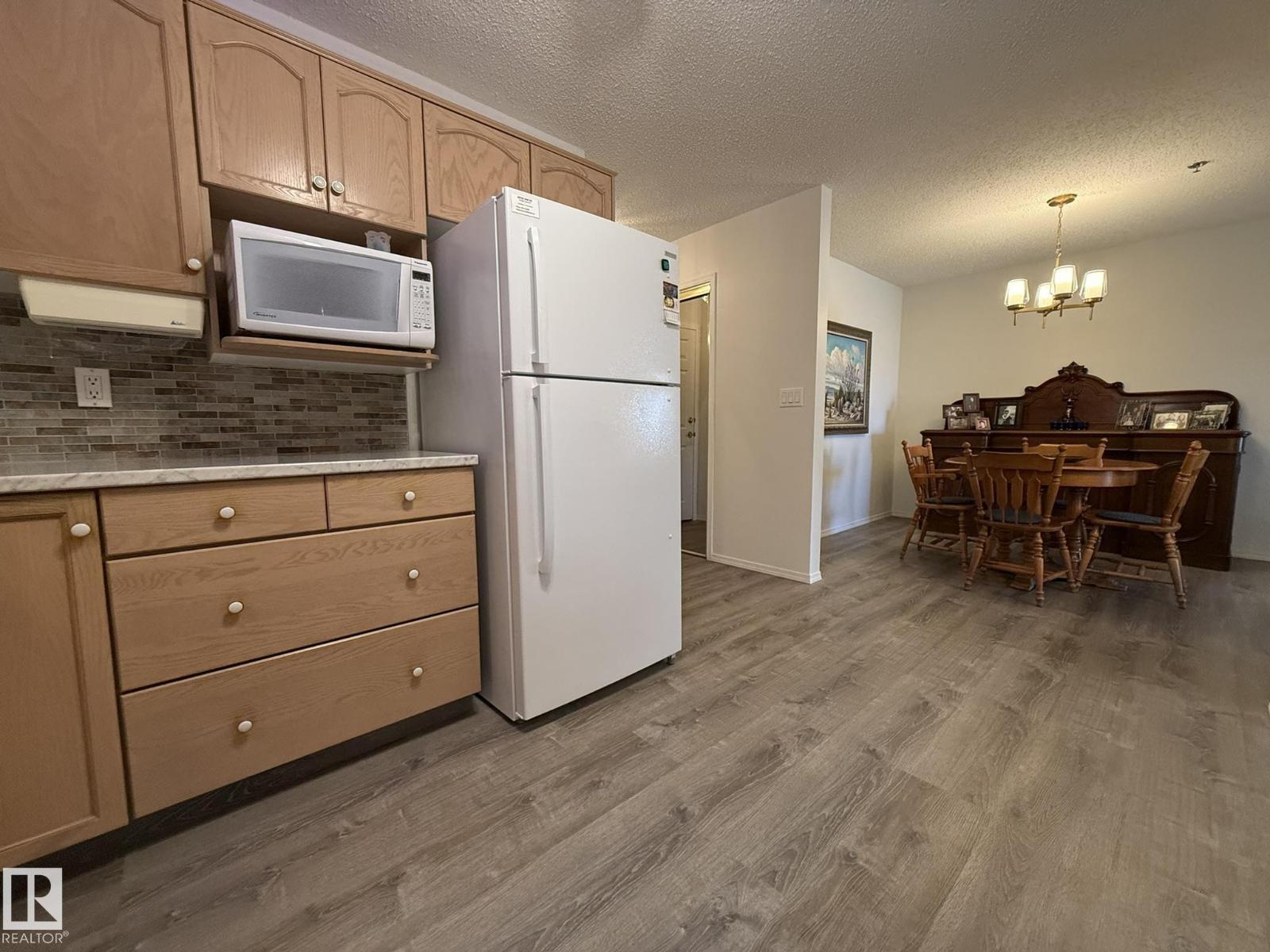 #102 10903 21 Av Nw Property Photo 9