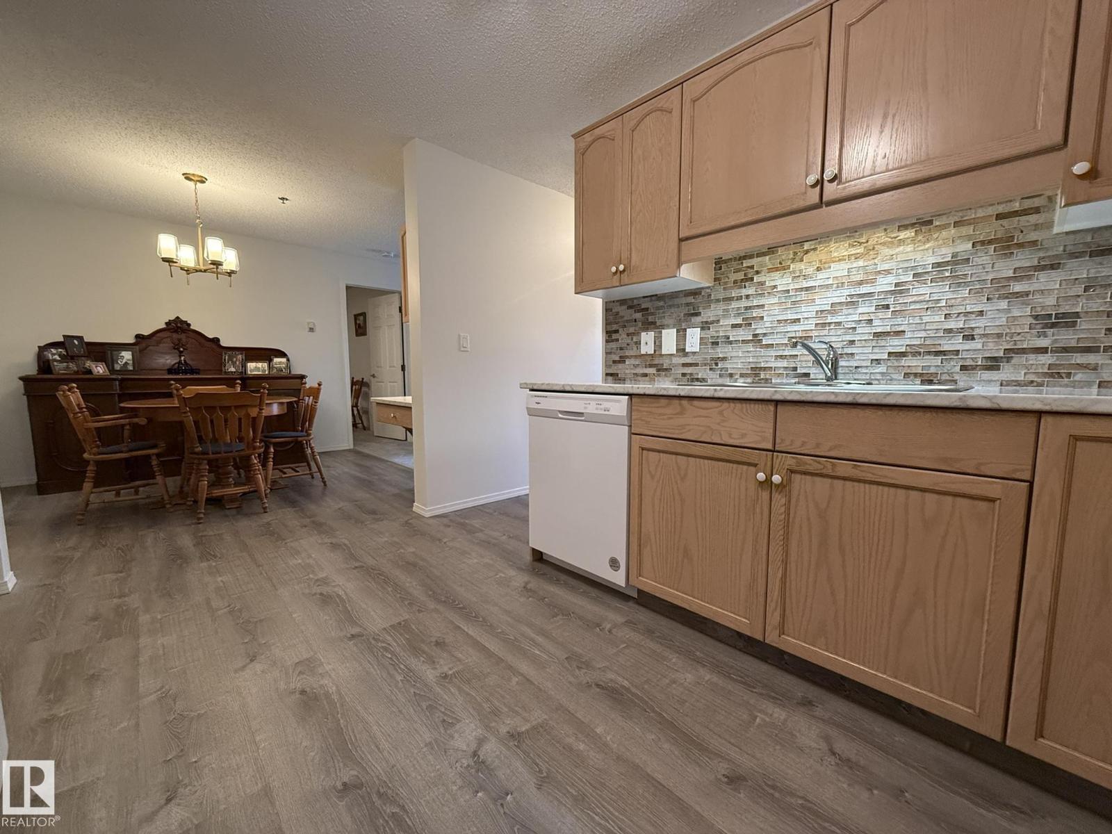 #102 10903 21 Av Nw Property Photo 10