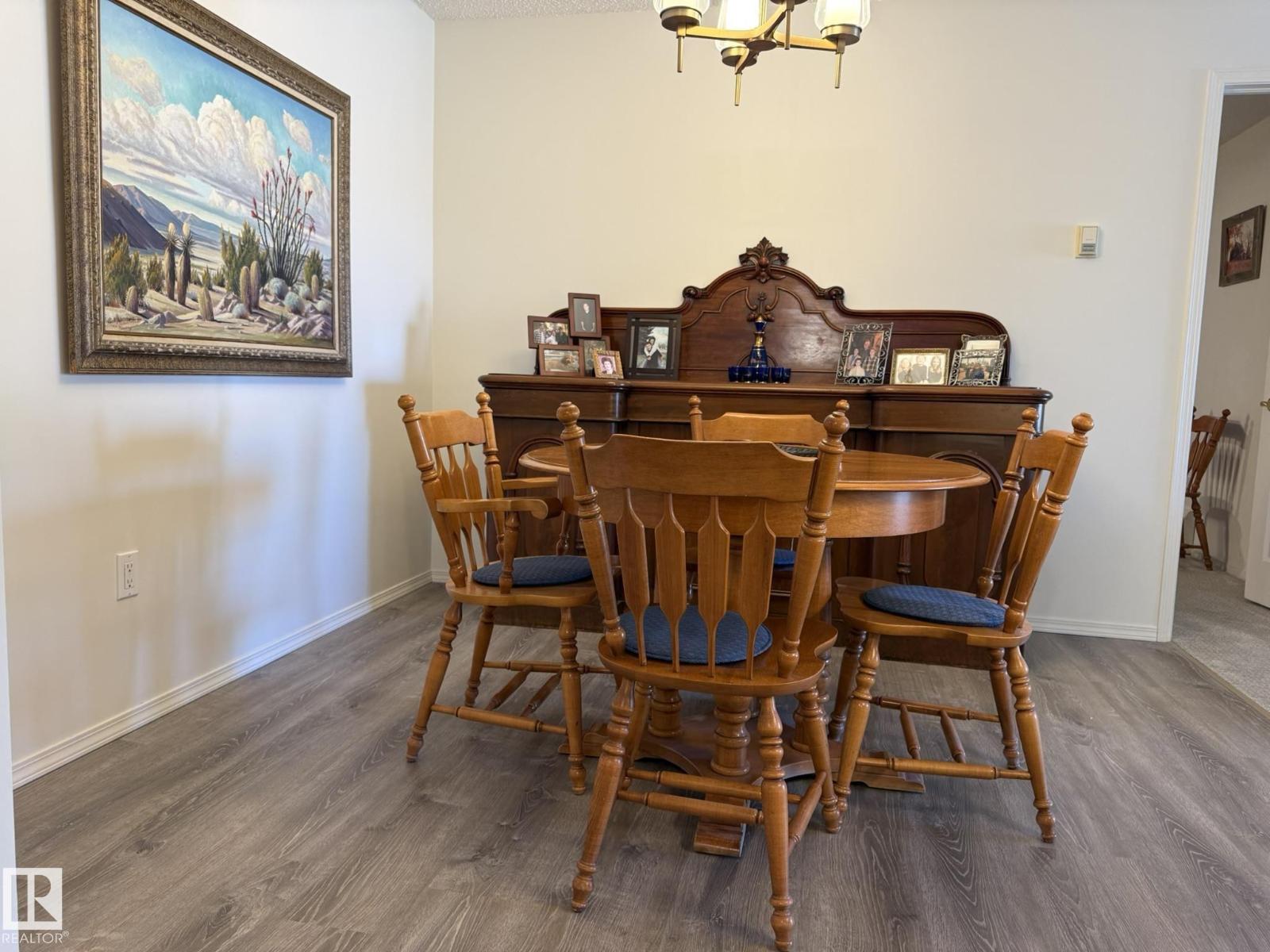 #102 10903 21 Av Nw Property Photo 11