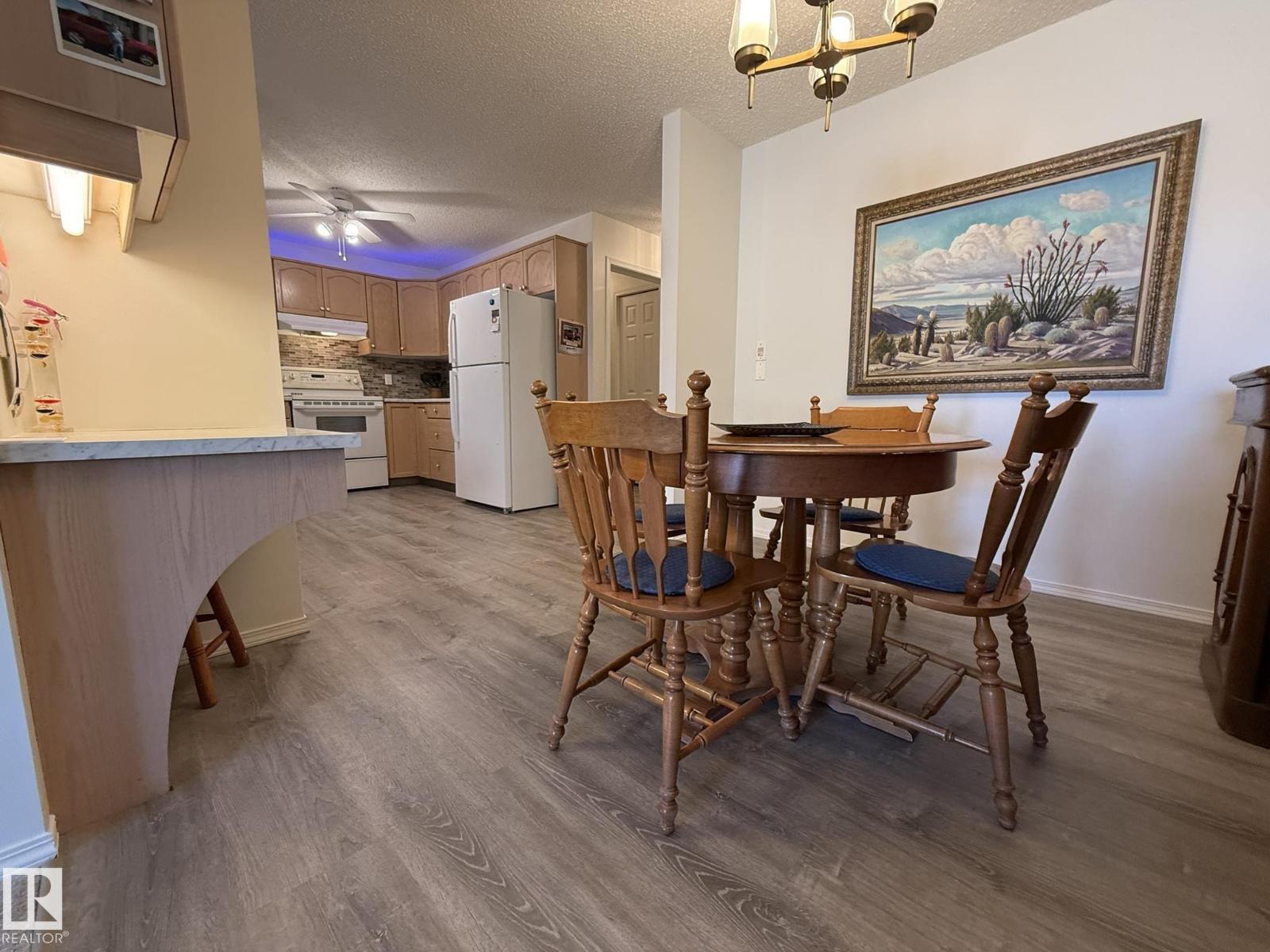 #102 10903 21 Av Nw Property Photo 14