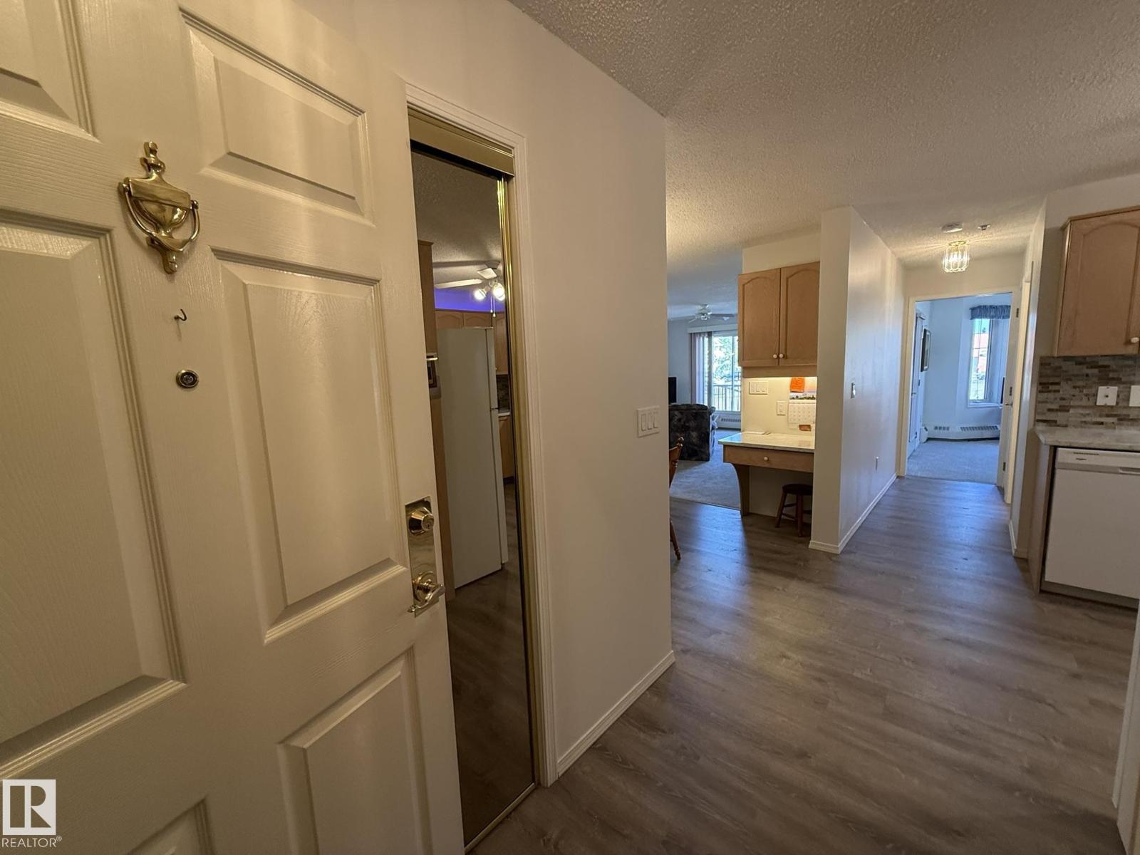#102 10903 21 Av Nw Property Photo 15