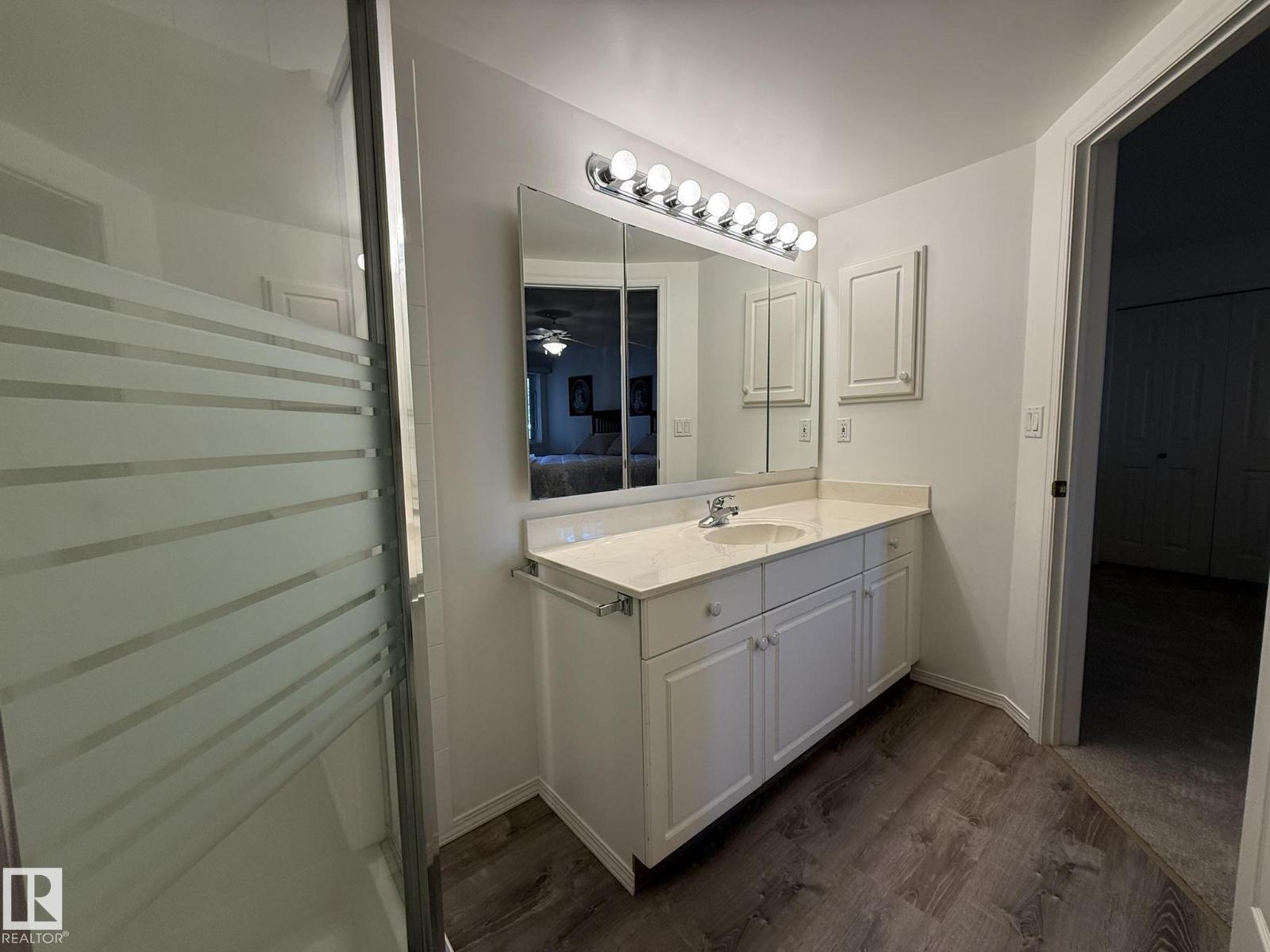 #102 10903 21 Av Nw Property Photo 26