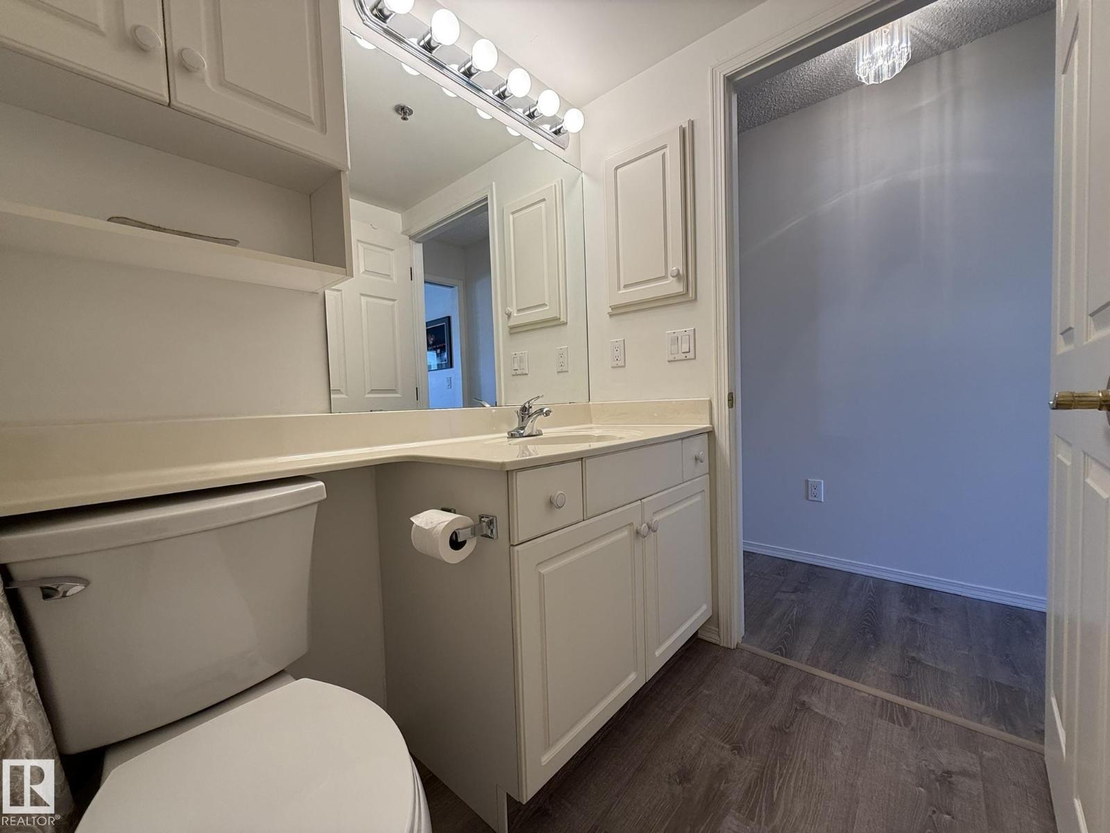 #102 10903 21 Av Nw Property Photo 34