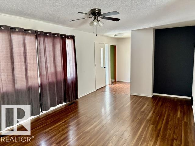 5206 51ave Property Photo 4