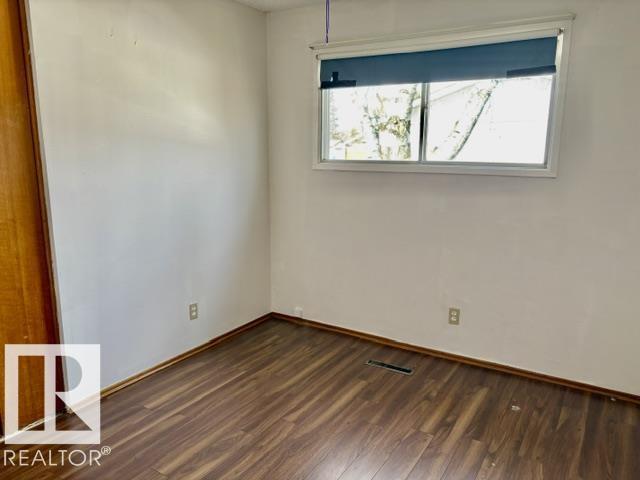 5206 51ave Property Photo 10