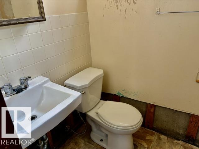 5206 51ave Property Photo 17