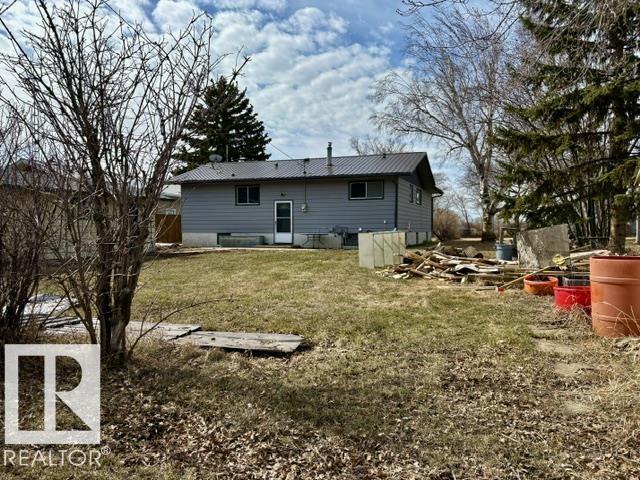 5206 51ave Property Photo 20