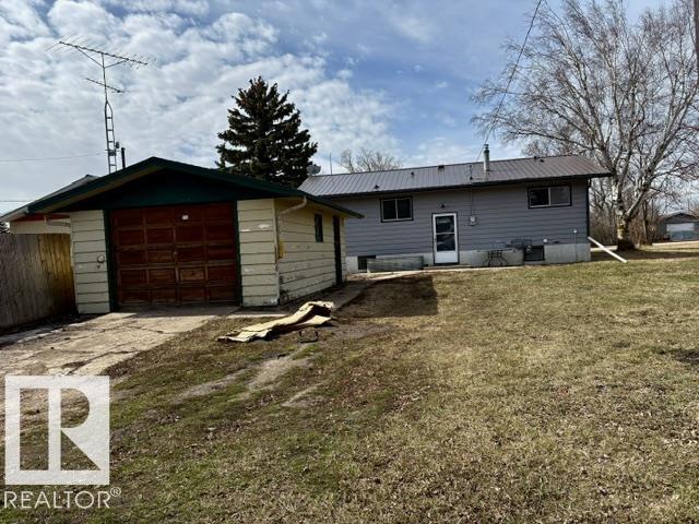 5206 51ave Property Photo 21