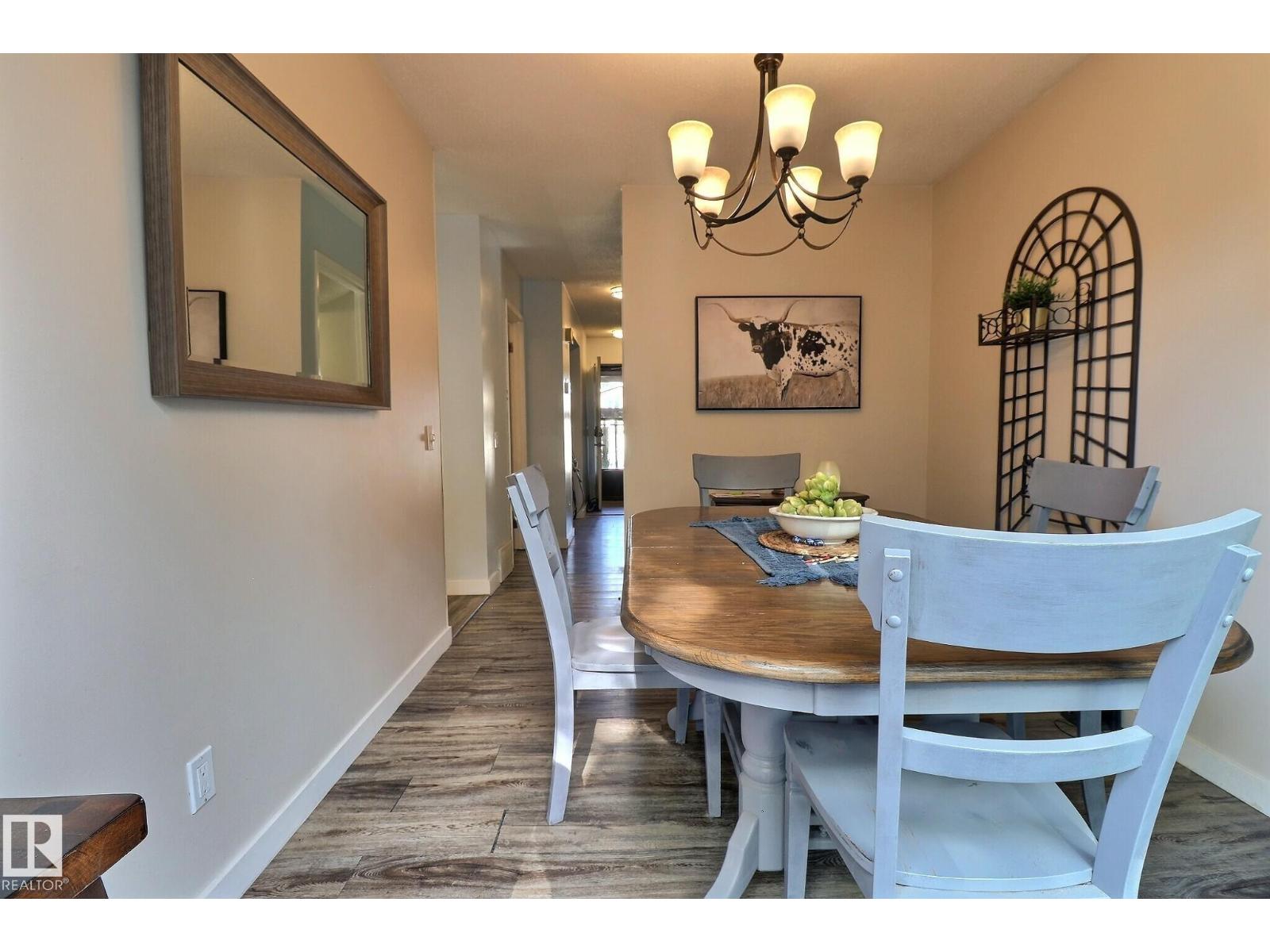 5315 39 Av Nw Property Photo 4